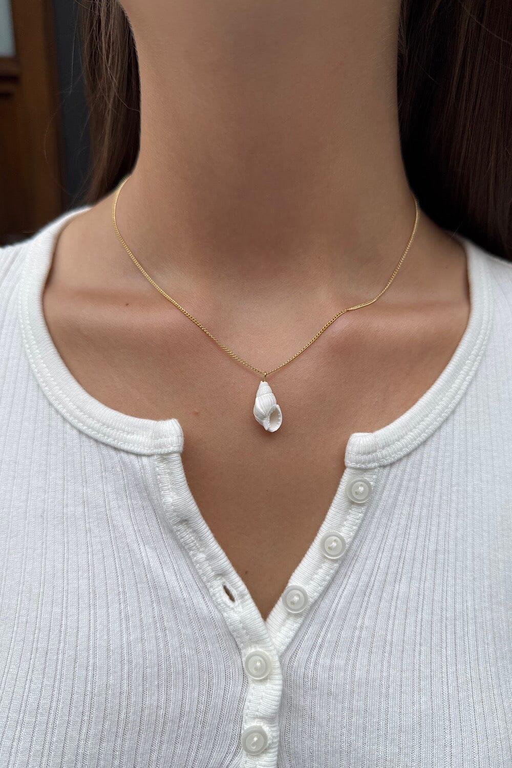 Shell Necklace Product Image