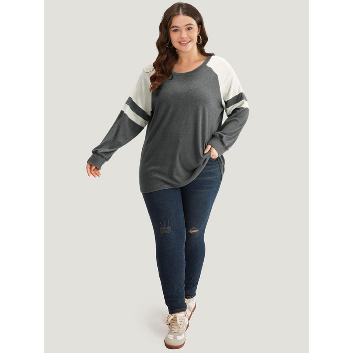 Plus Size Colorblock Contrast Stitch Raglan Sleeve T-shirt Gray Women Casual Elastic cuffs Striped Round Neck Dailywear T-shirts BloomChic 30/6X Product Image