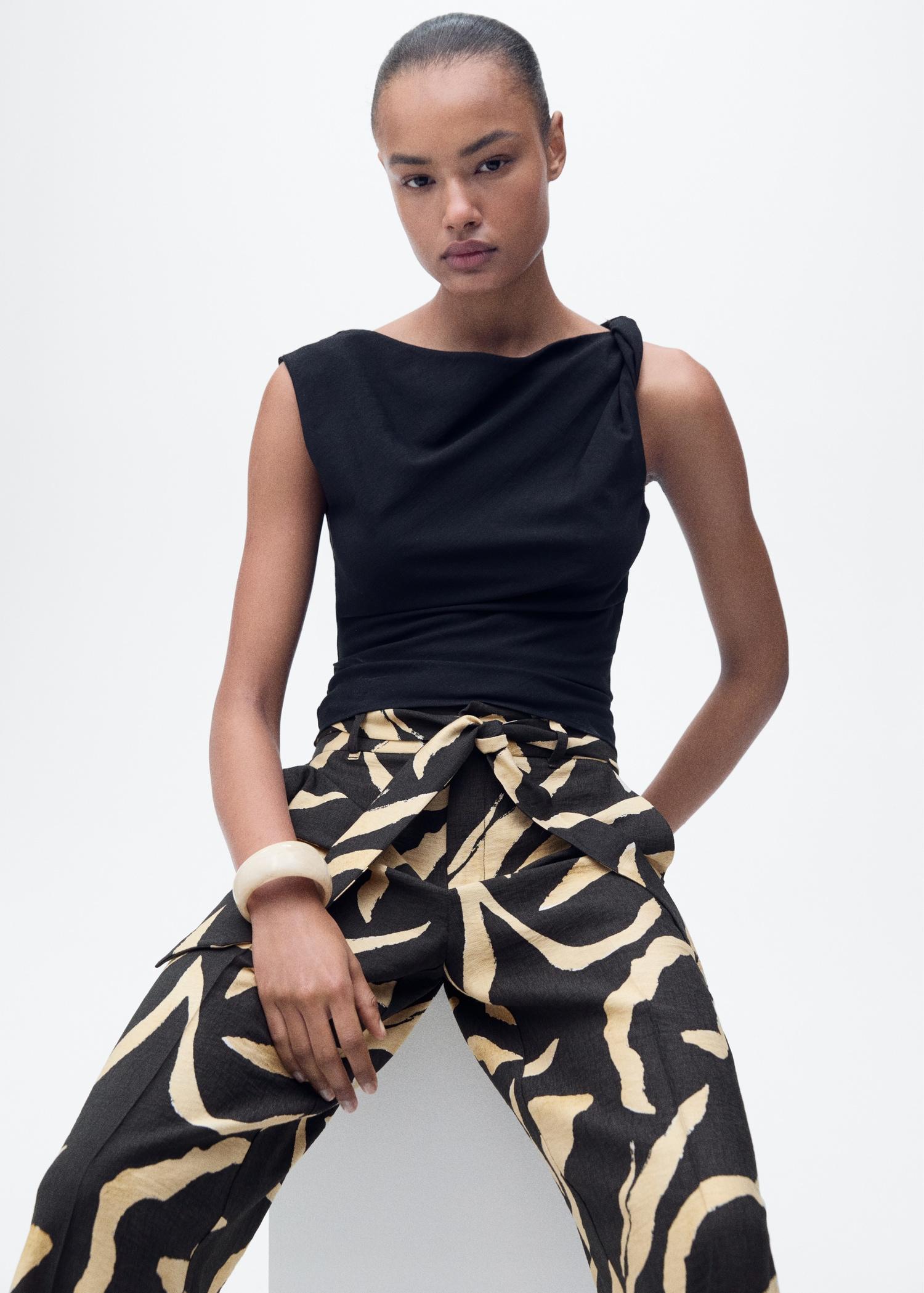 Printed straight-fit pants with belt - Women | MANGO USA Product Image