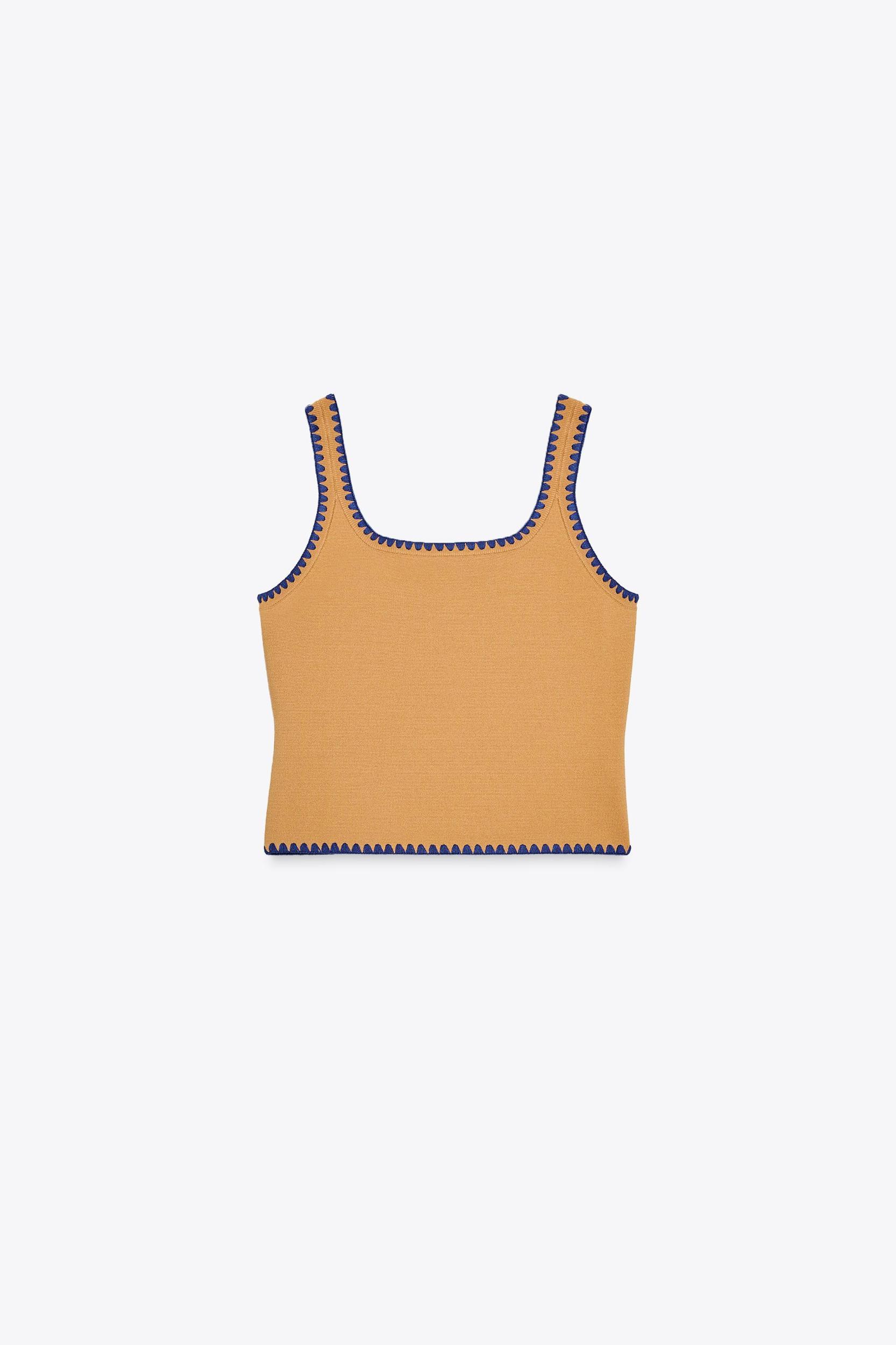 CONTRAST EMBROIDERY KNIT TOP Product Image