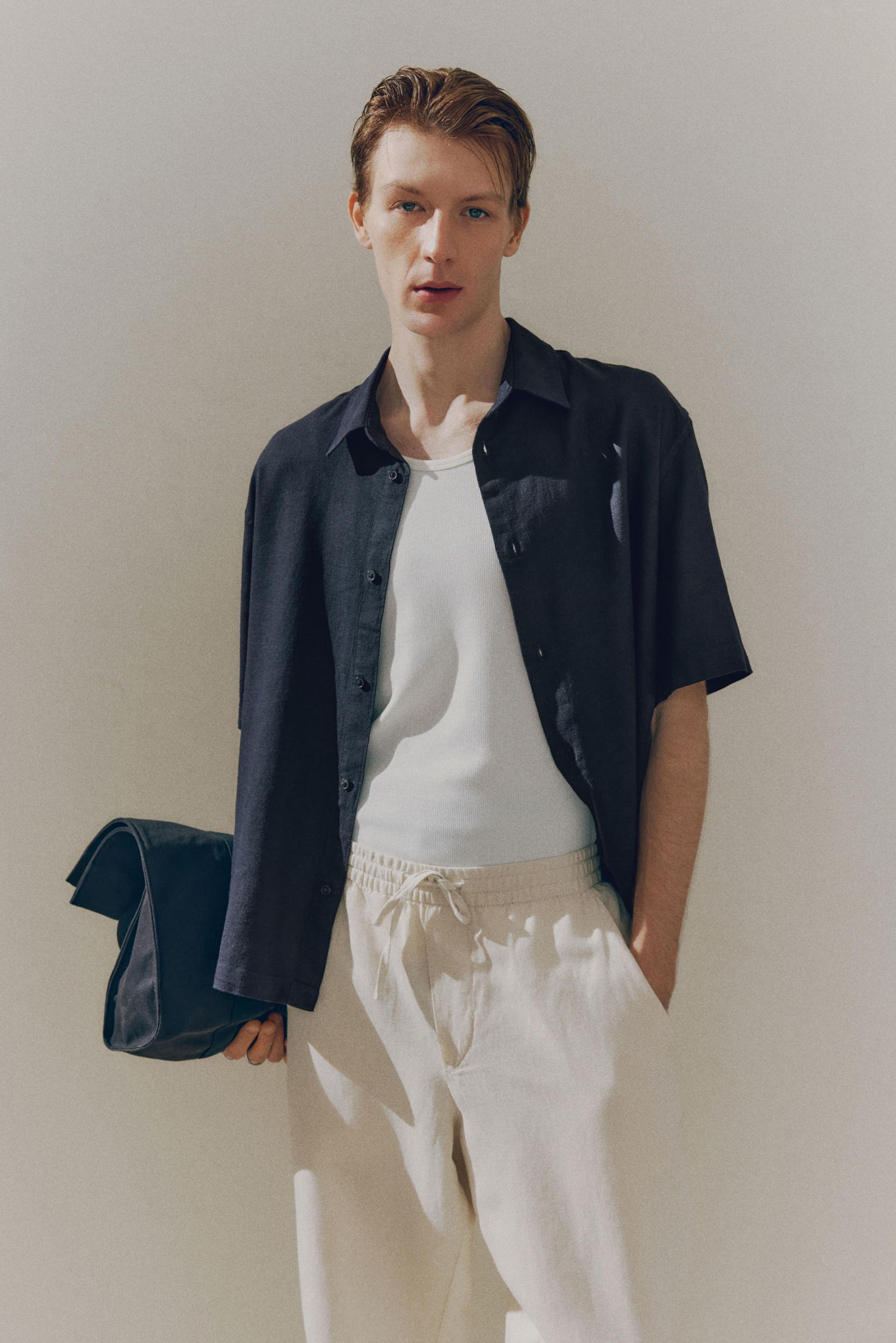 Loose-Fit Short-Sleeved Linen-Blend Shirt Product Image