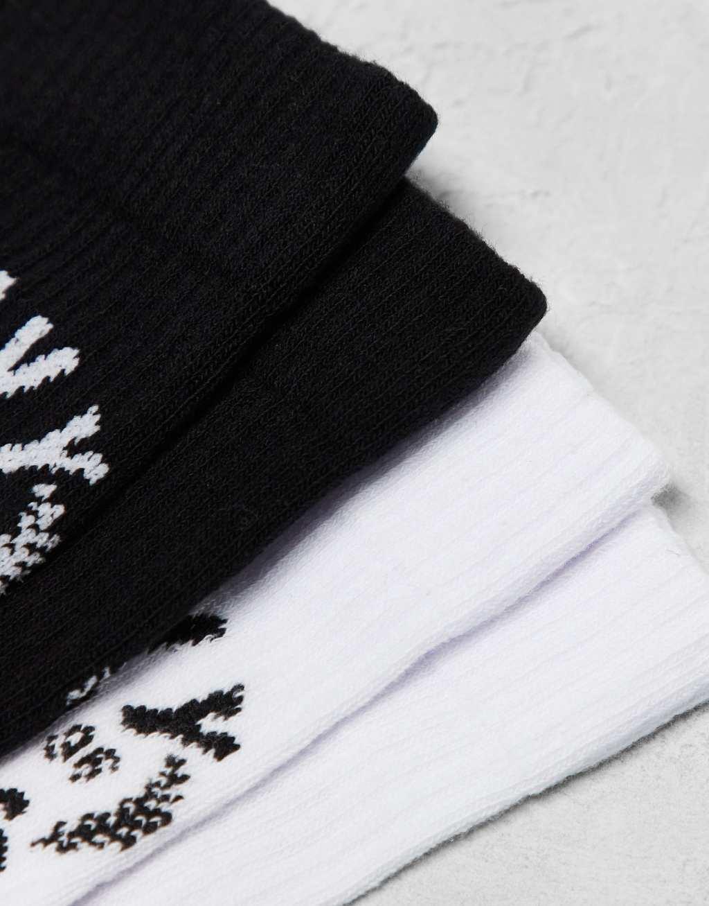 4505 training graphic crew socks 2 pack in black and white Product Image