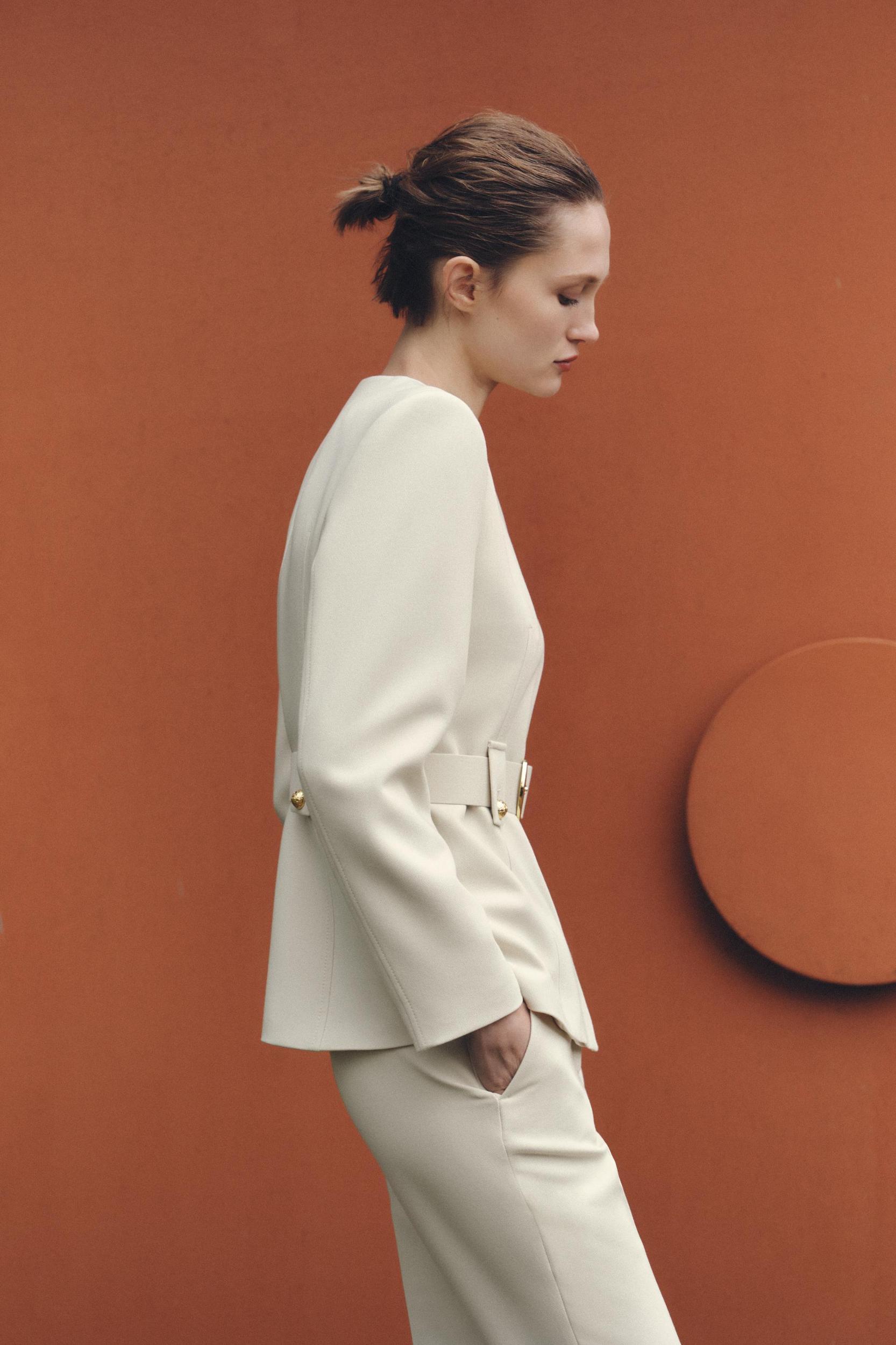 WIDE BELT BLAZER Product Image