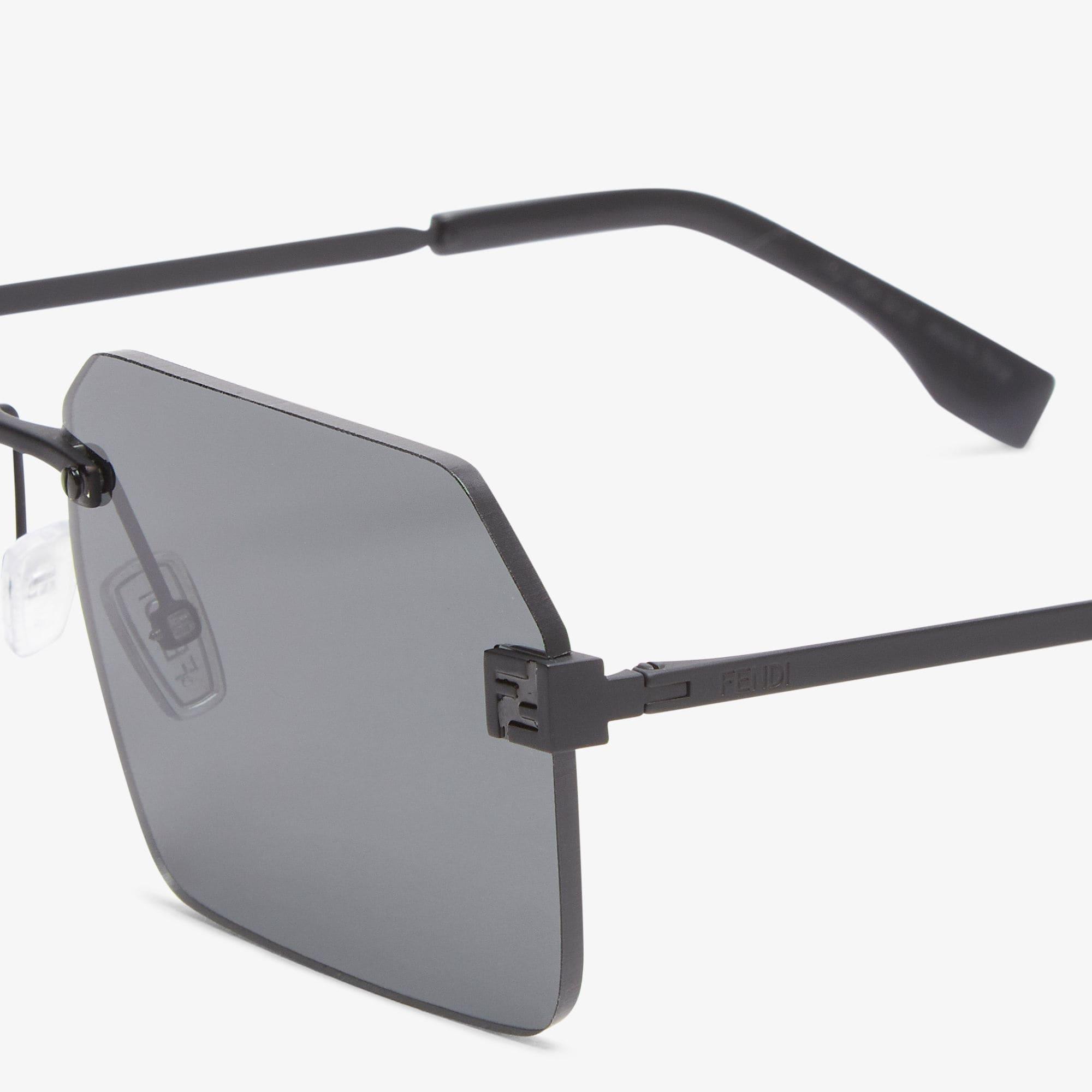 Fendi SkyBlack metal sunglasses Product Image