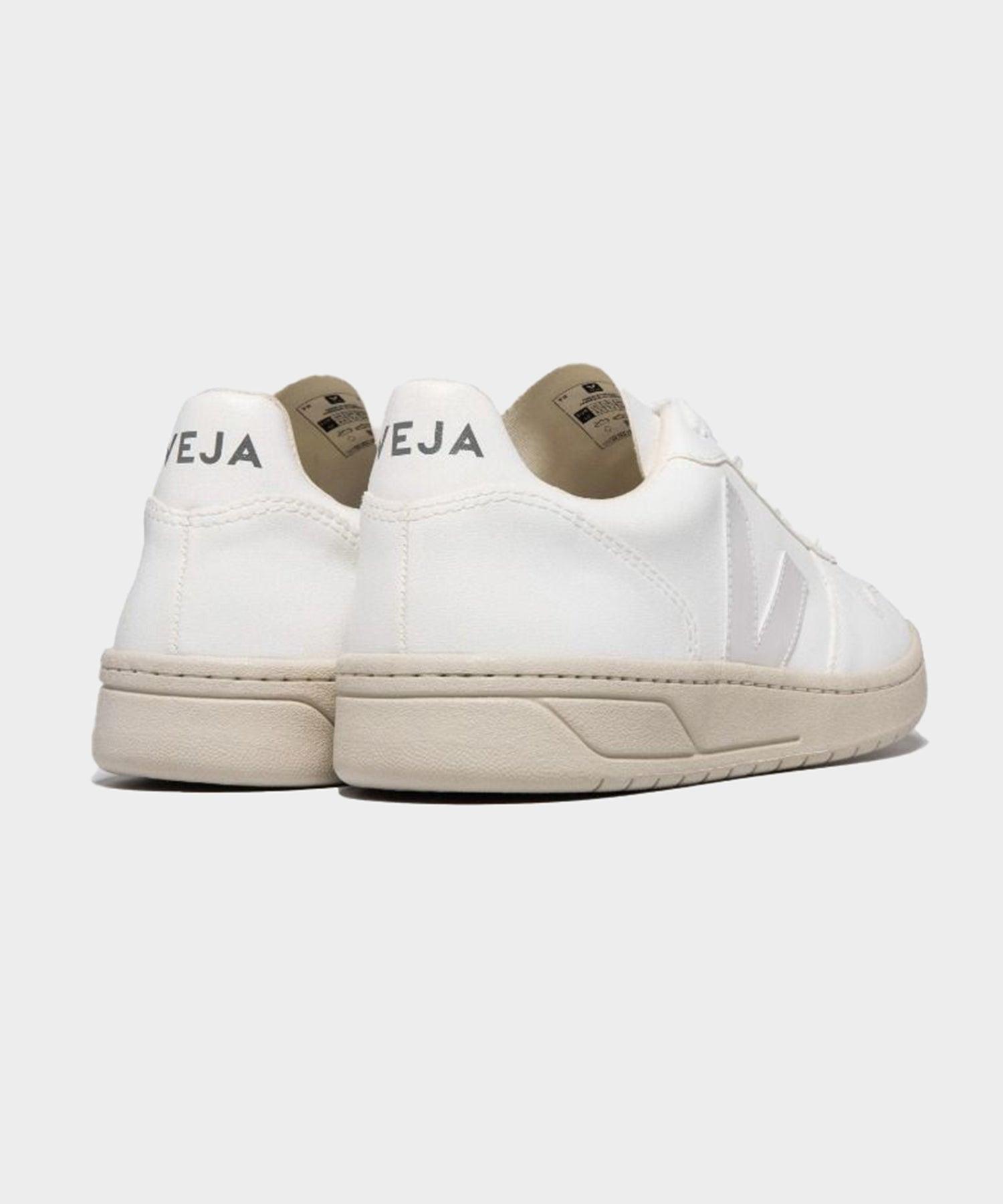 Veja V-10 CWL in Full White Product Image