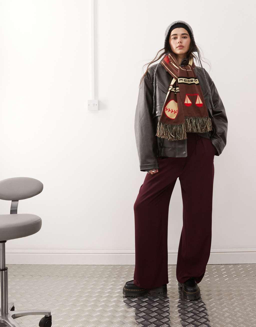 COLLUSION tailored wide leg pants in burgundy Product Image