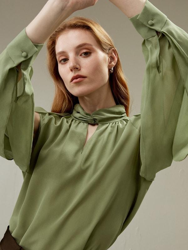 Side Slit Lantern Sleeve Blouse Product Image