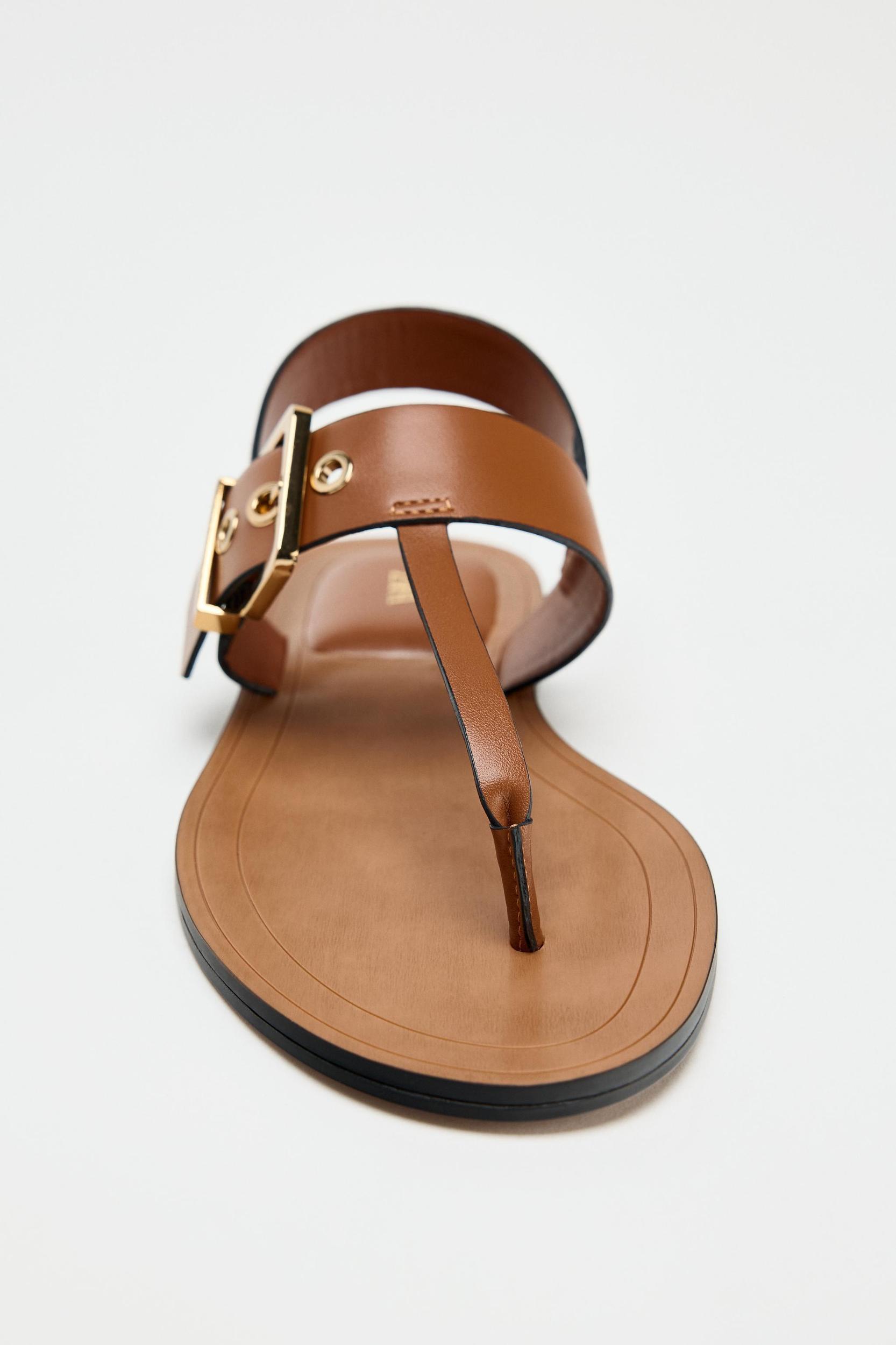 LOW HEELED SANDALS WITH BUCKLE Product Image