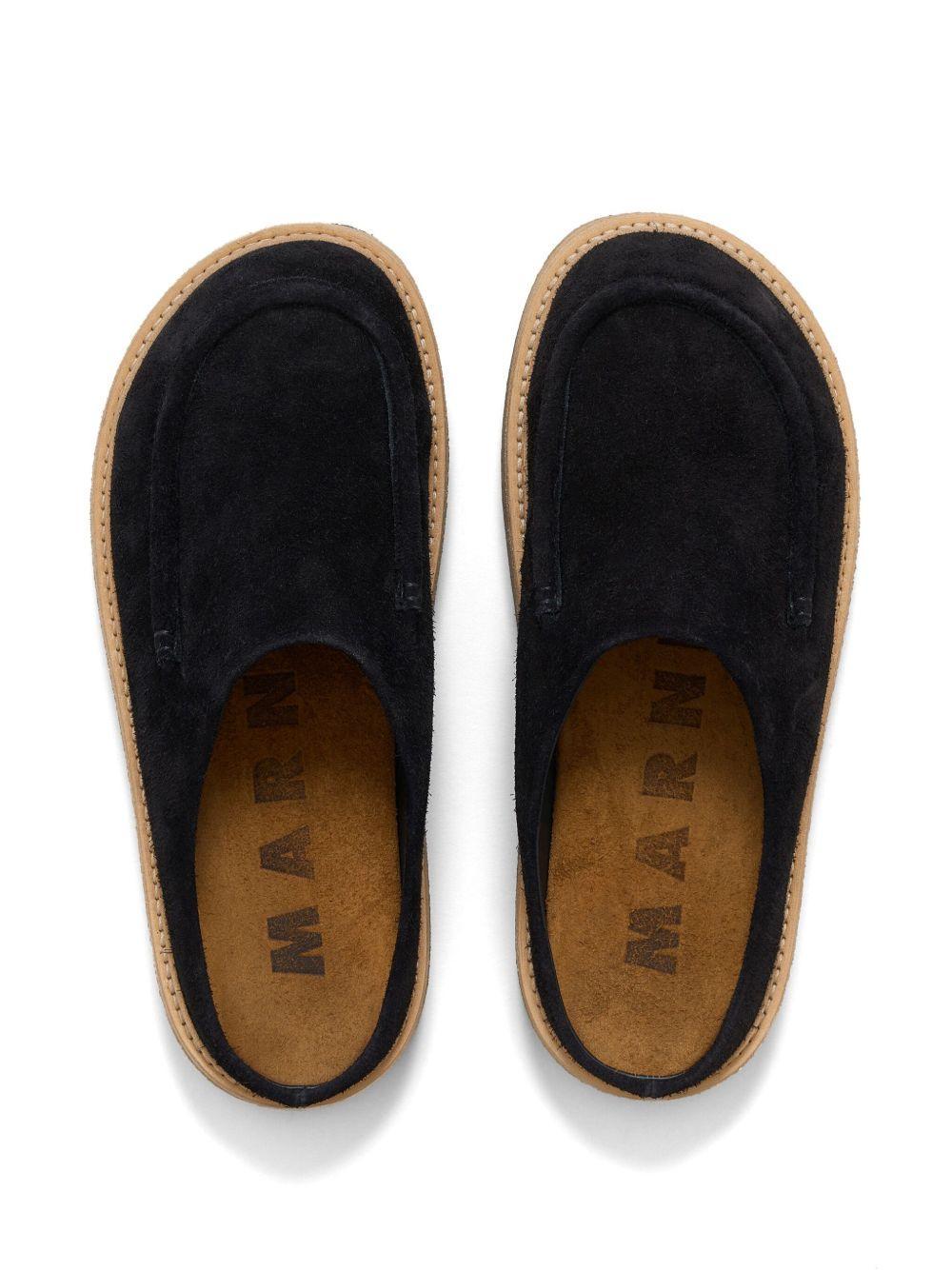 leather slippers Product Image