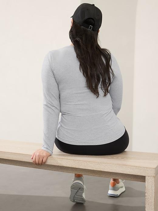Renew Seamless Crewneck Top Product Image