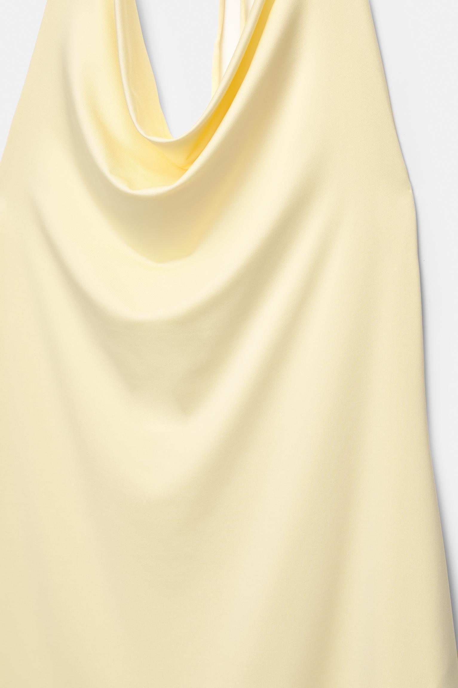 Short open back dress Product Image