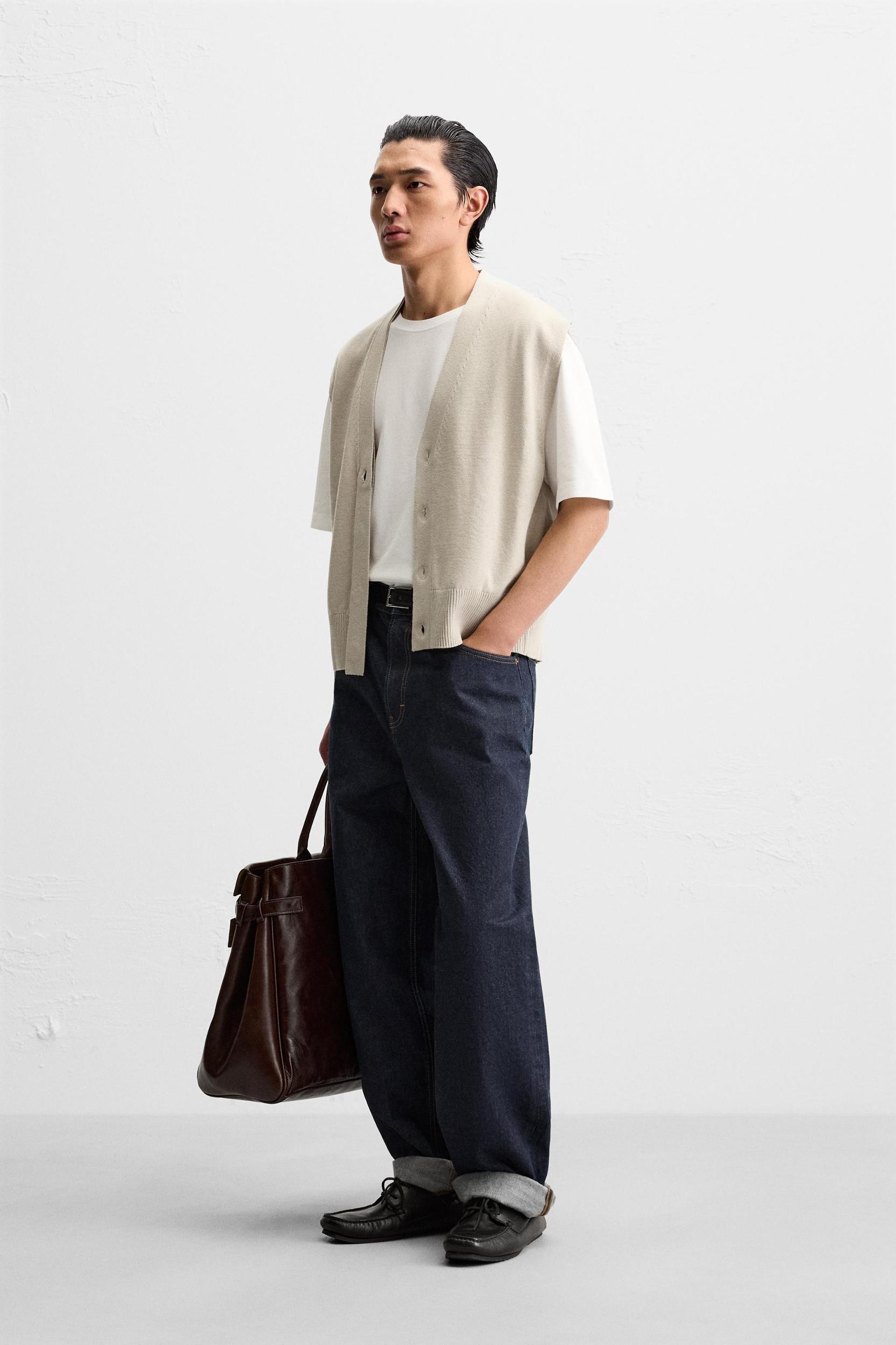 RIBBON KNIT VEST Product Image