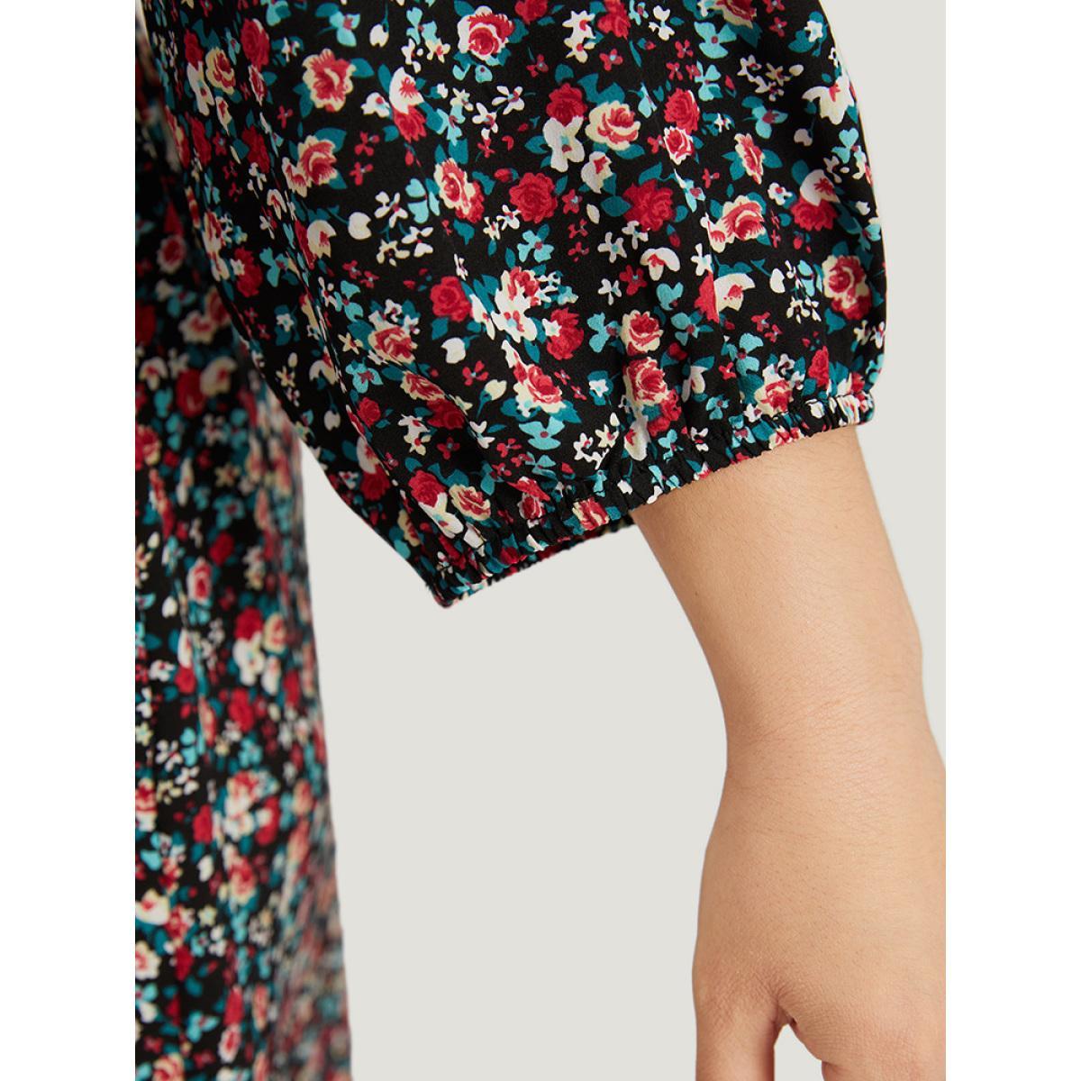 Plus Size Ditsy Floral Shirred Pocket Lantern Sleeve Dress Black Women Elegant Elastic cuffs V-neck Elbow-length sleeve Curvy Midi Dress BloomChic 26/4X Product Image