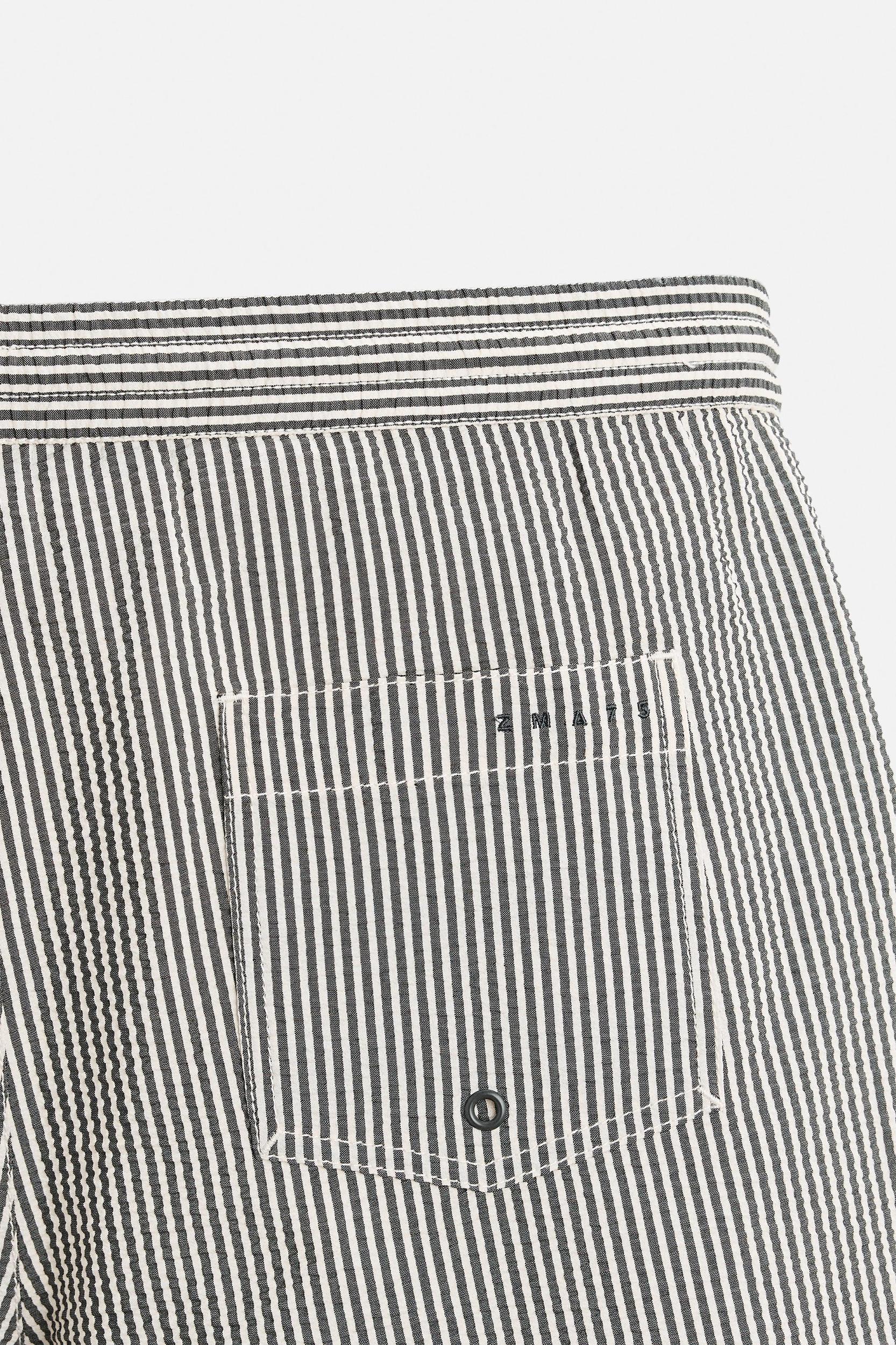 REGULAR SEERSUCKER SWIM TRUNKS Product Image
