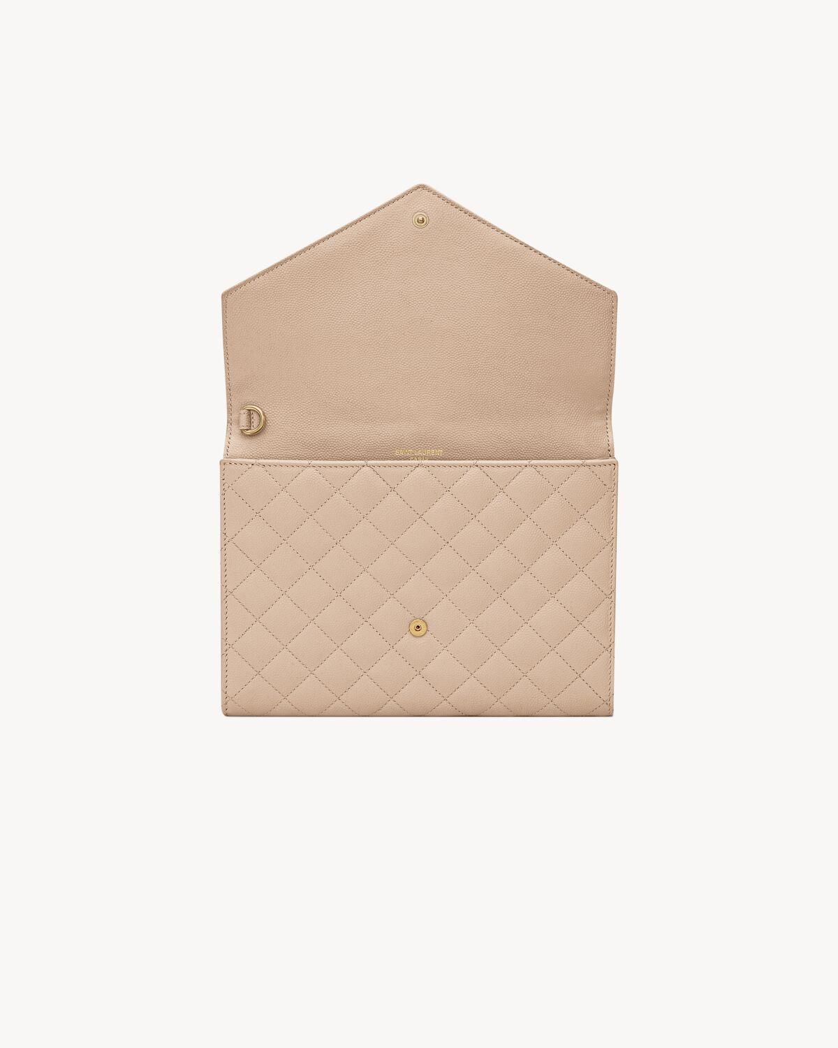 envelope flap pouch in mix matelassé grain de poudre leather Product Image