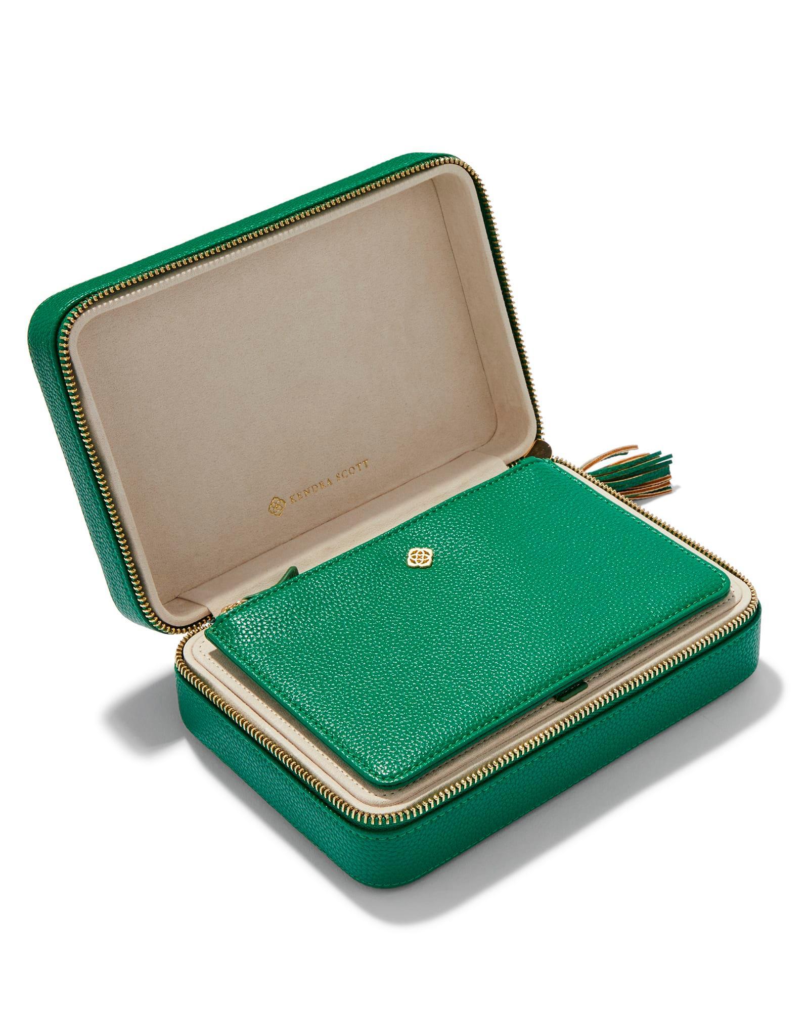 Medium Zip Jewelry Case in Green Product Image