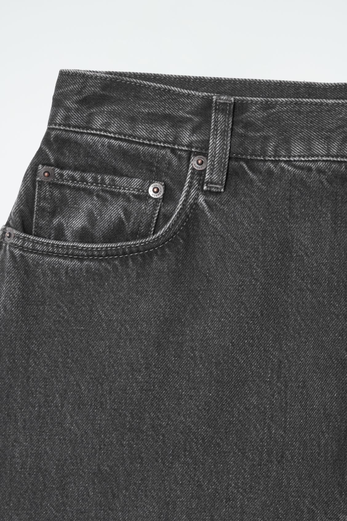 TWIST BARREL-LEG JEANS Product Image