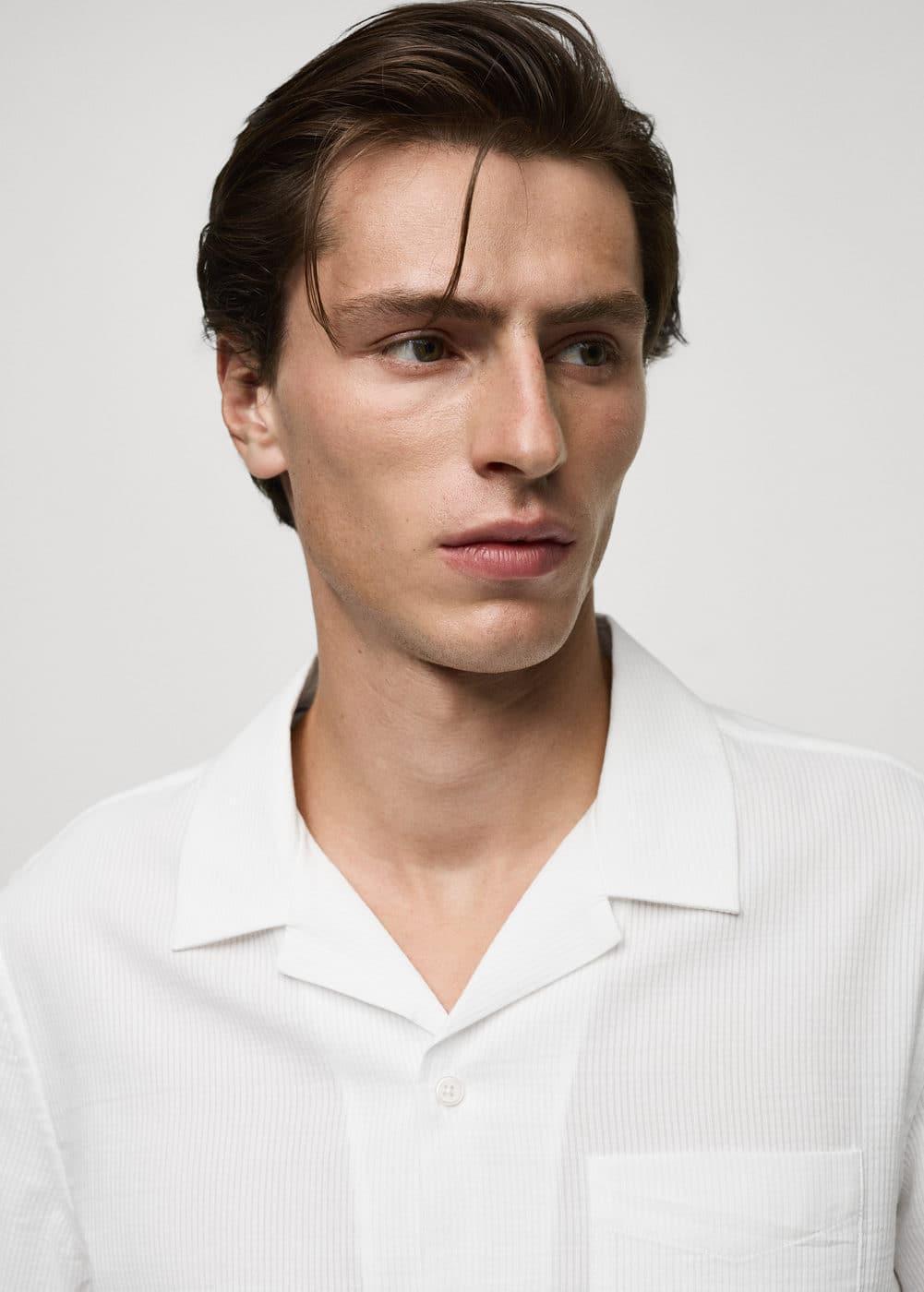 Regular-fit 100% seersucker cotton shirt - Men | MANGO USA Product Image