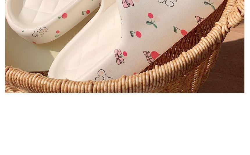 Rabbit Print Home Slippers Product Image