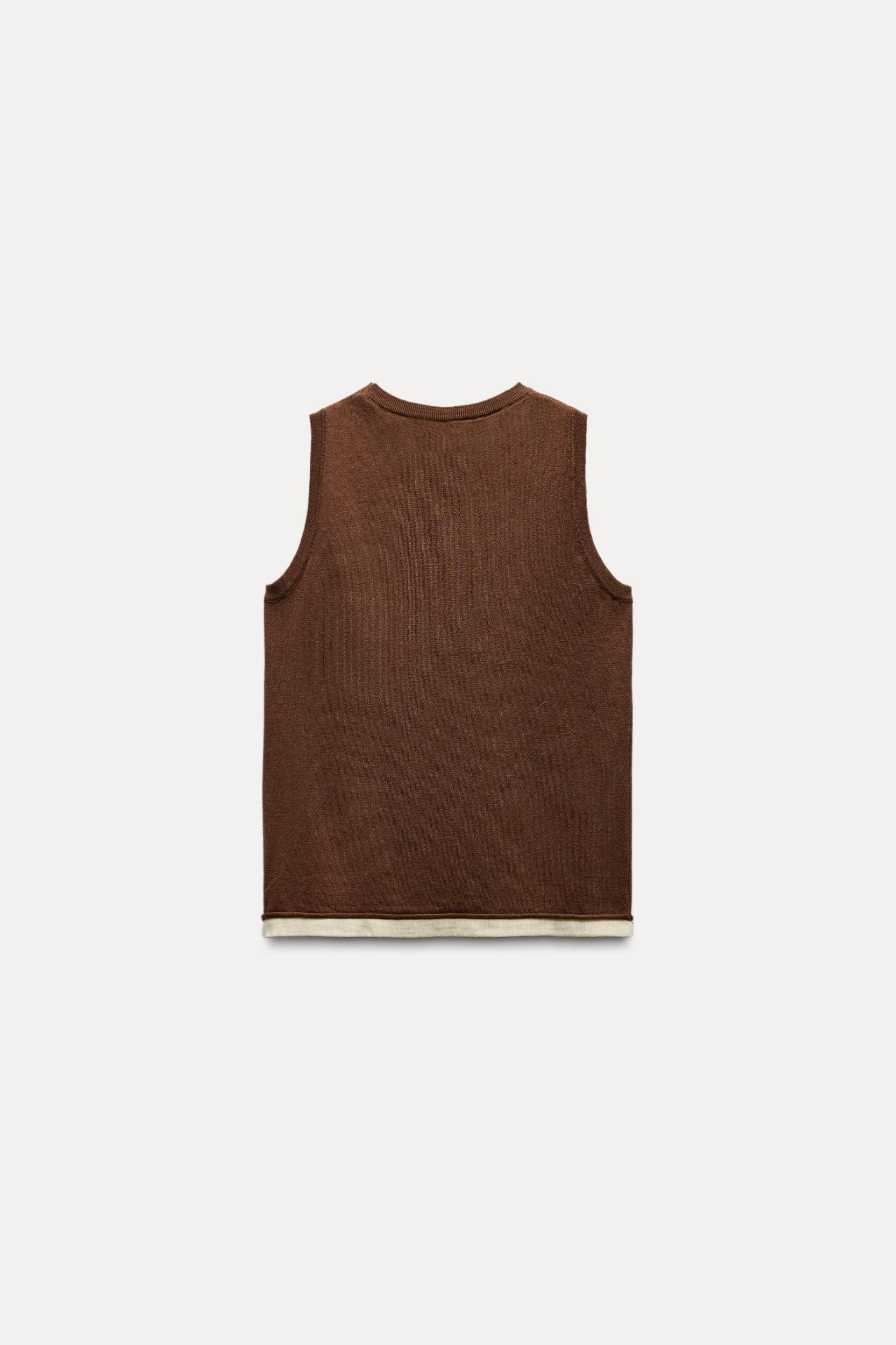 CONTRASTING KNIT SWEATER VEST Product Image