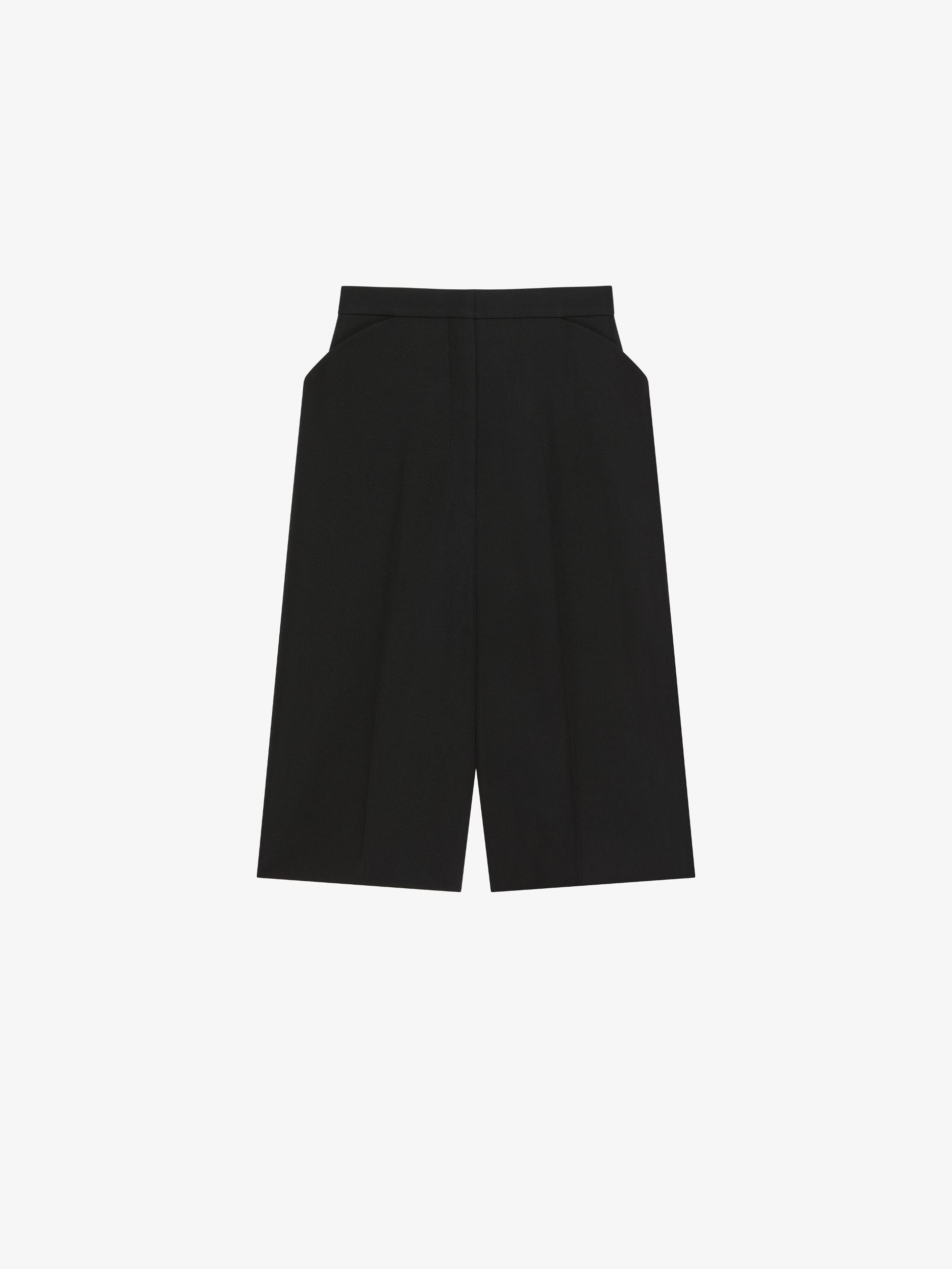 Bermuda shorts in wool Product Image