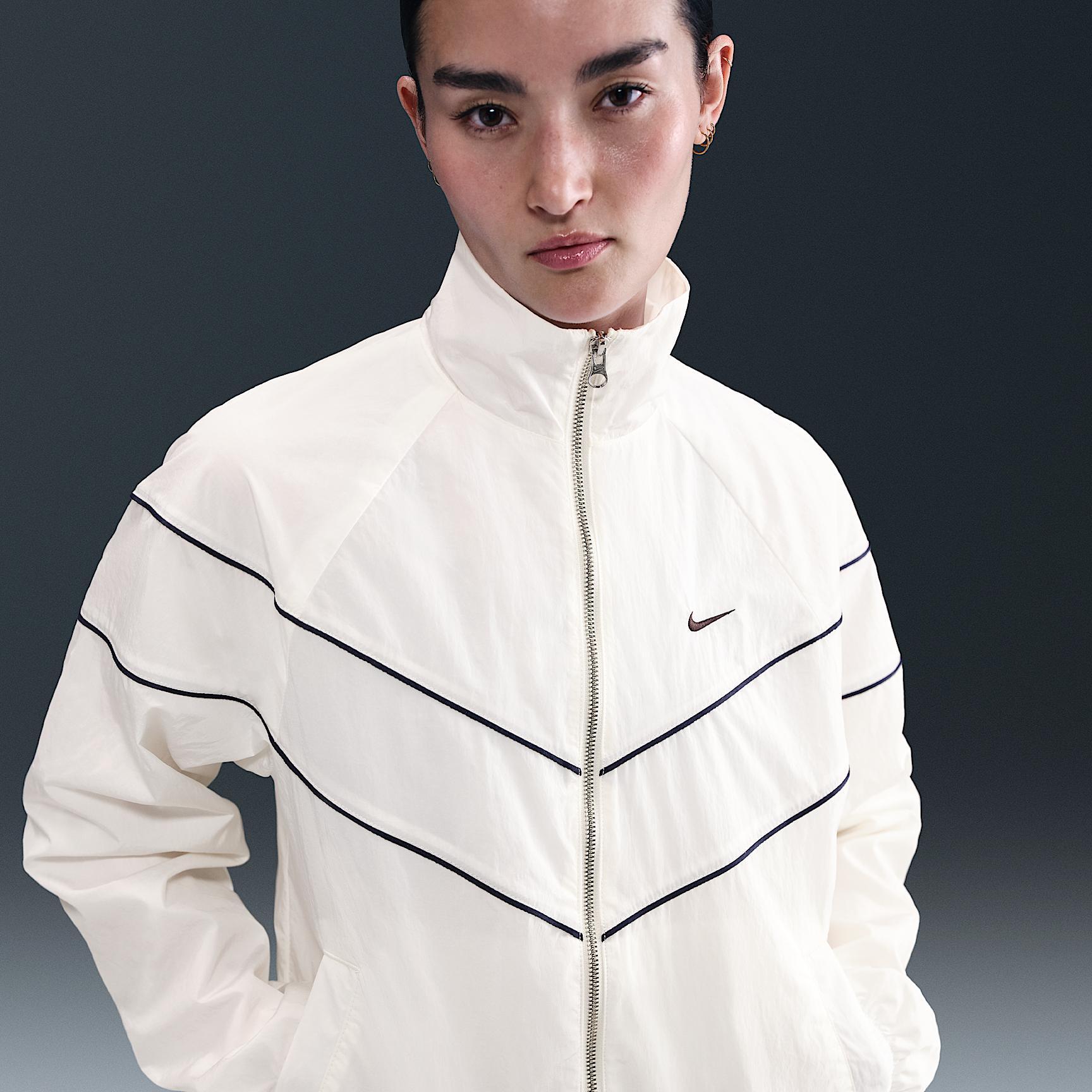 Nike Windrunner Women's Loose UV Woven Full-Zip Jacket Product Image