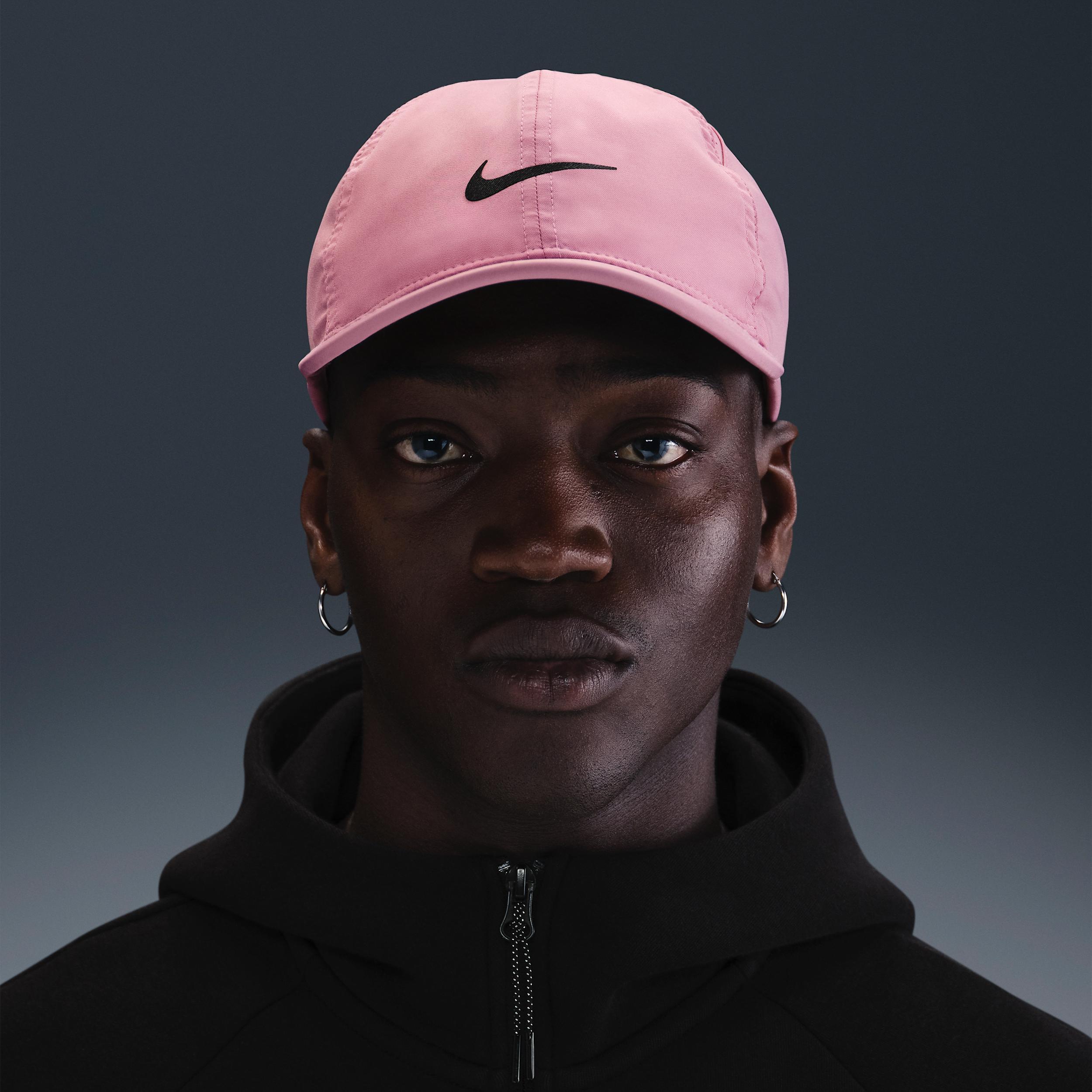 Nike Dri-FIT Club Unstructured Featherlight Cap Product Image