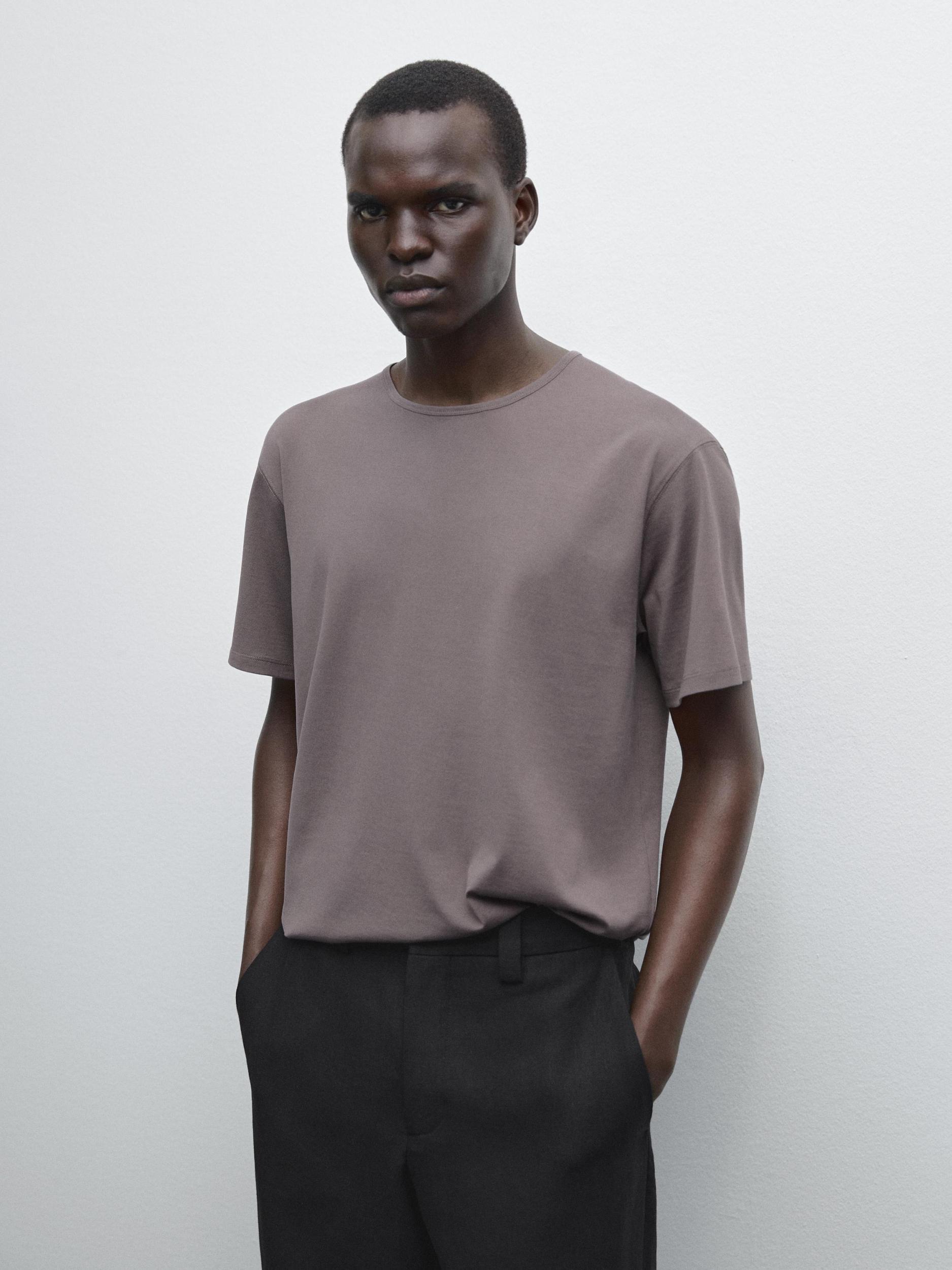 100% cotton lightweight T-shirt Product Image