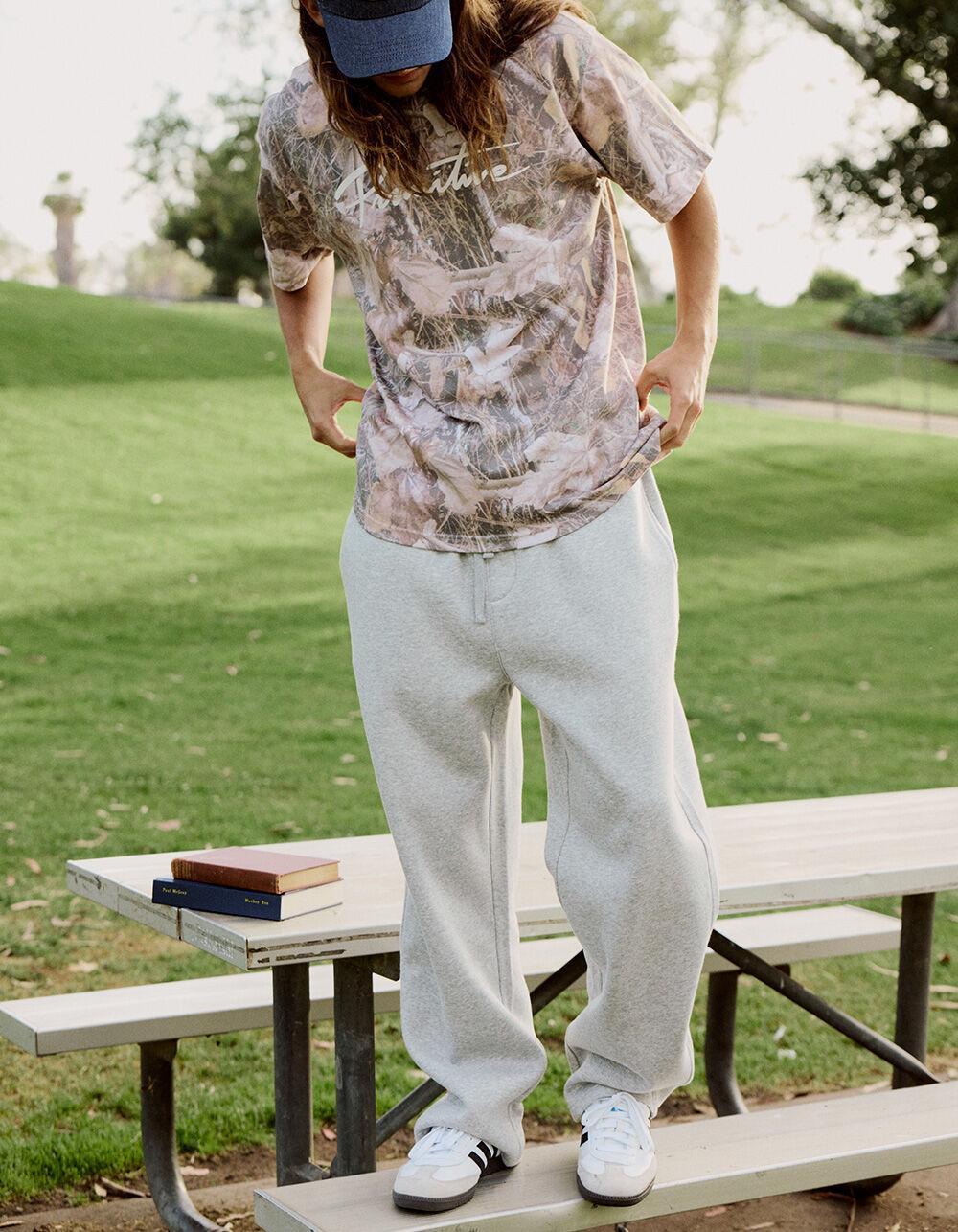 RSQ Mens Loose Sweatpants - LIGHT GRAY Product Image