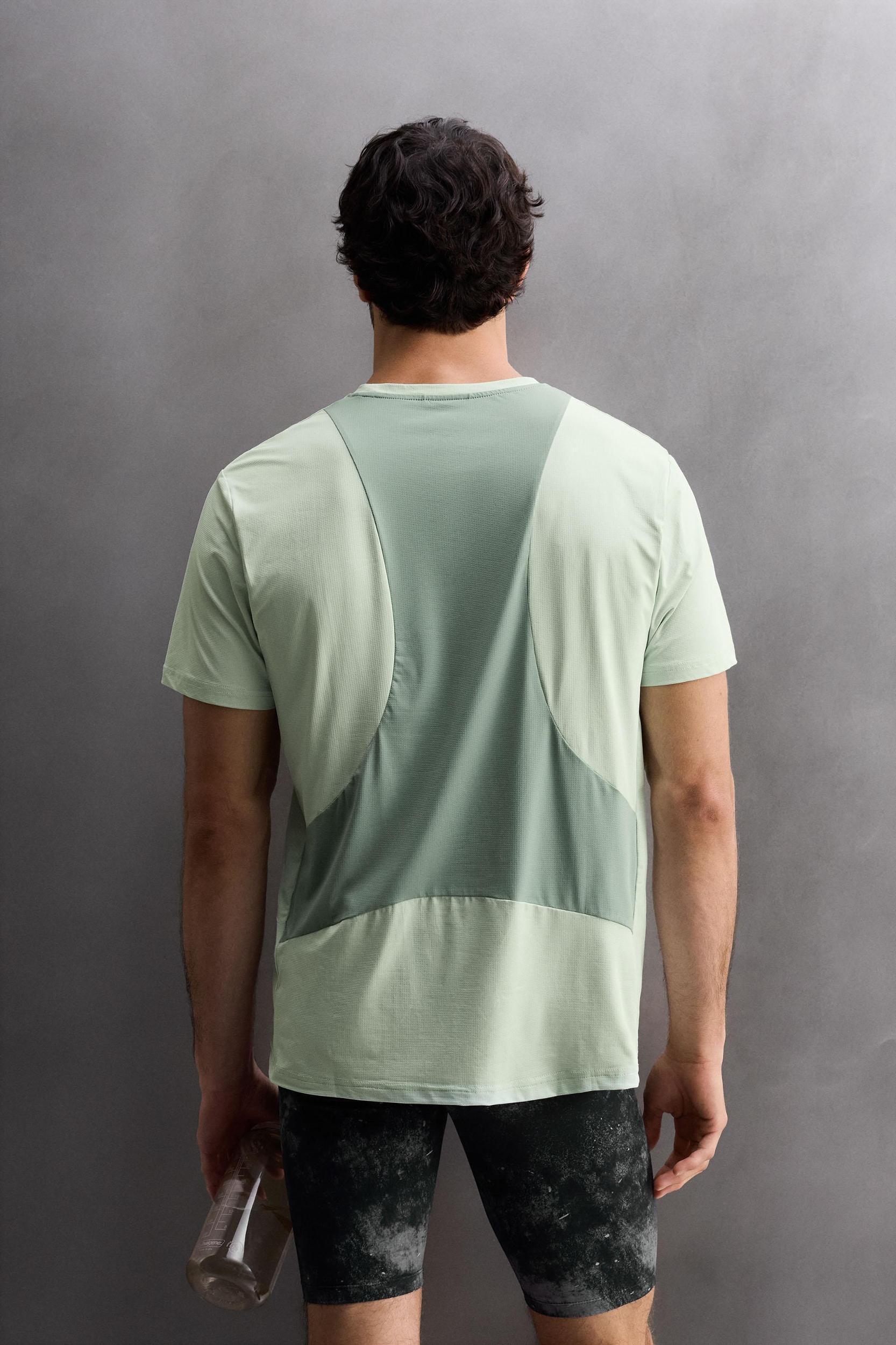 COLOR BLOCK TECHNICAL T-SHIRT Product Image