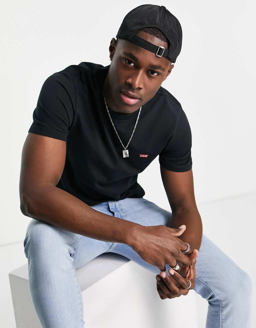 Levi's original small batwing t-shirt in mineral black Product Image
