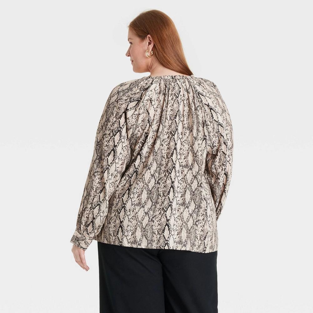 Womens Raglan Long Sleeve Split Neck Blouse - Ava & Viv Tan 2X Product Image