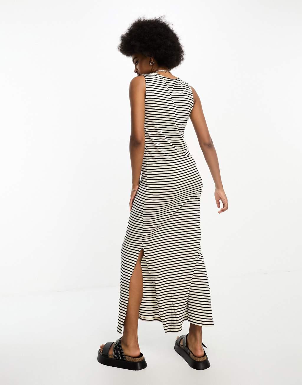 Vero Moda Aware Tall sleeveless maxi dress Product Image