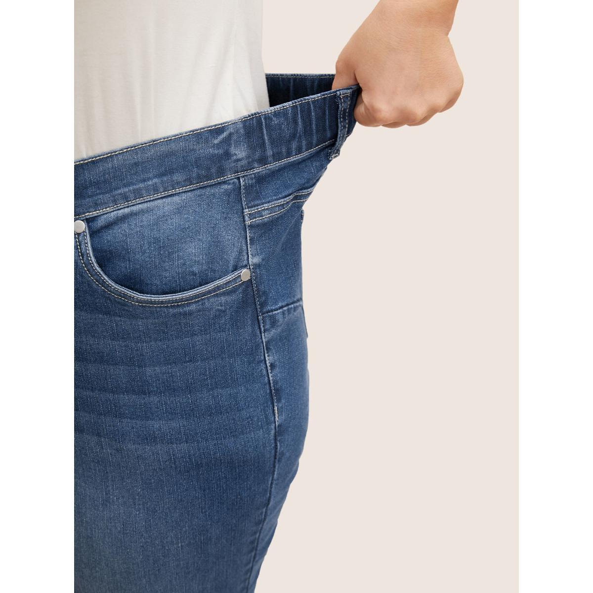 Plus Size High Stretch Slanted Pocket Slim Cropped Jeans Women Denimblue Casual Button High stretch Slanted pocket Jeans BloomChic 20/2X Product Image