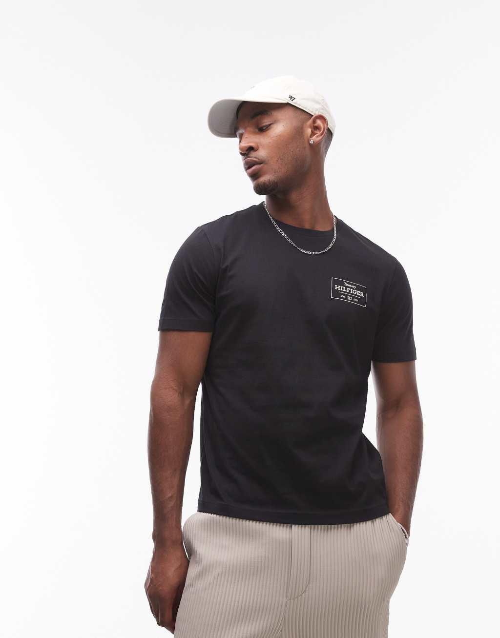 Tommy Hilfiger label logo T-shirt in black Product Image