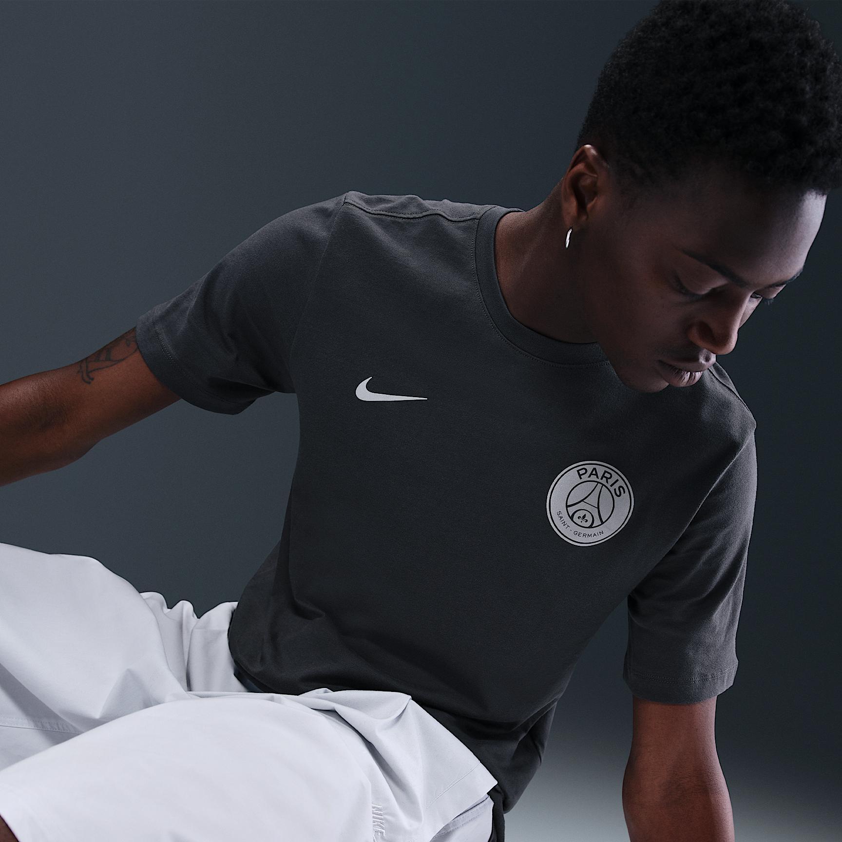 Paris Saint-Germain Men's Nike Soccer T-Shirt Product Image