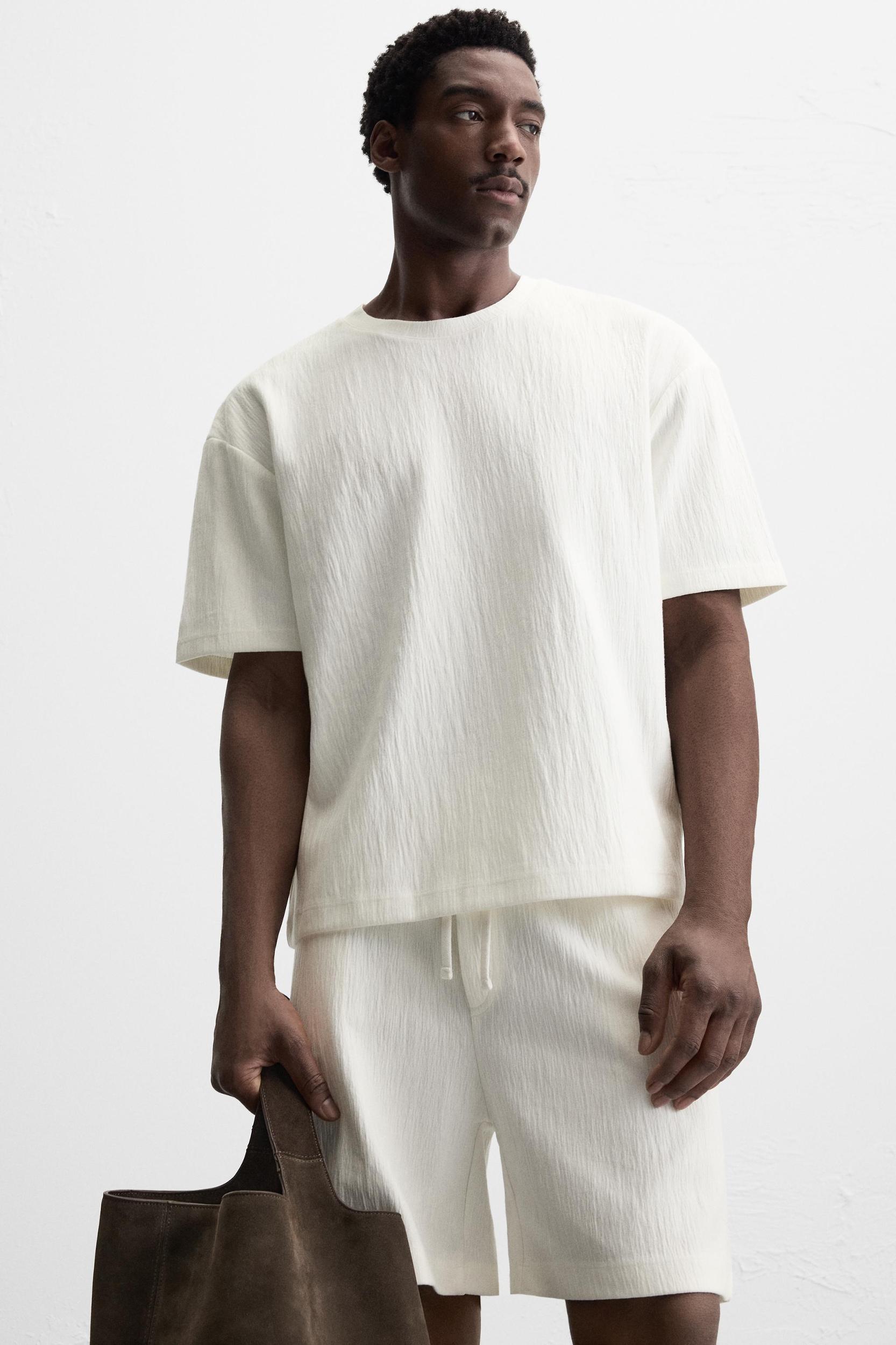 RELAXED FIT STRUCTURED T-SHIRT Product Image