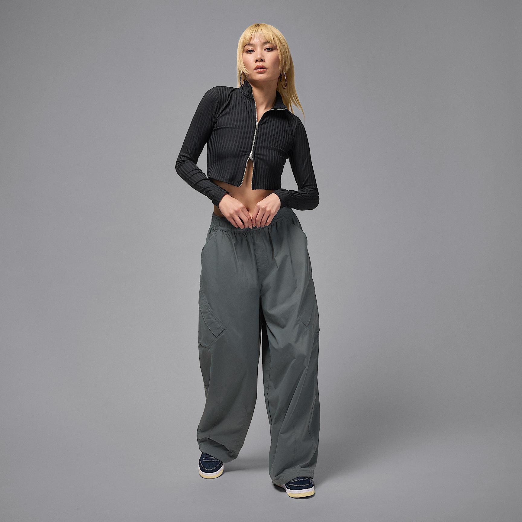 Women's Jordan Flight Chicago Parachute Pants Product Image