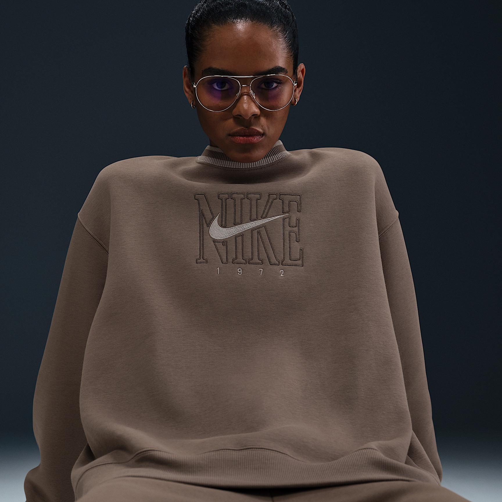 Nike Sportswear Phoenix Fleece Women's Oversized Graphic Crew-Neck Sweatshirt Product Image