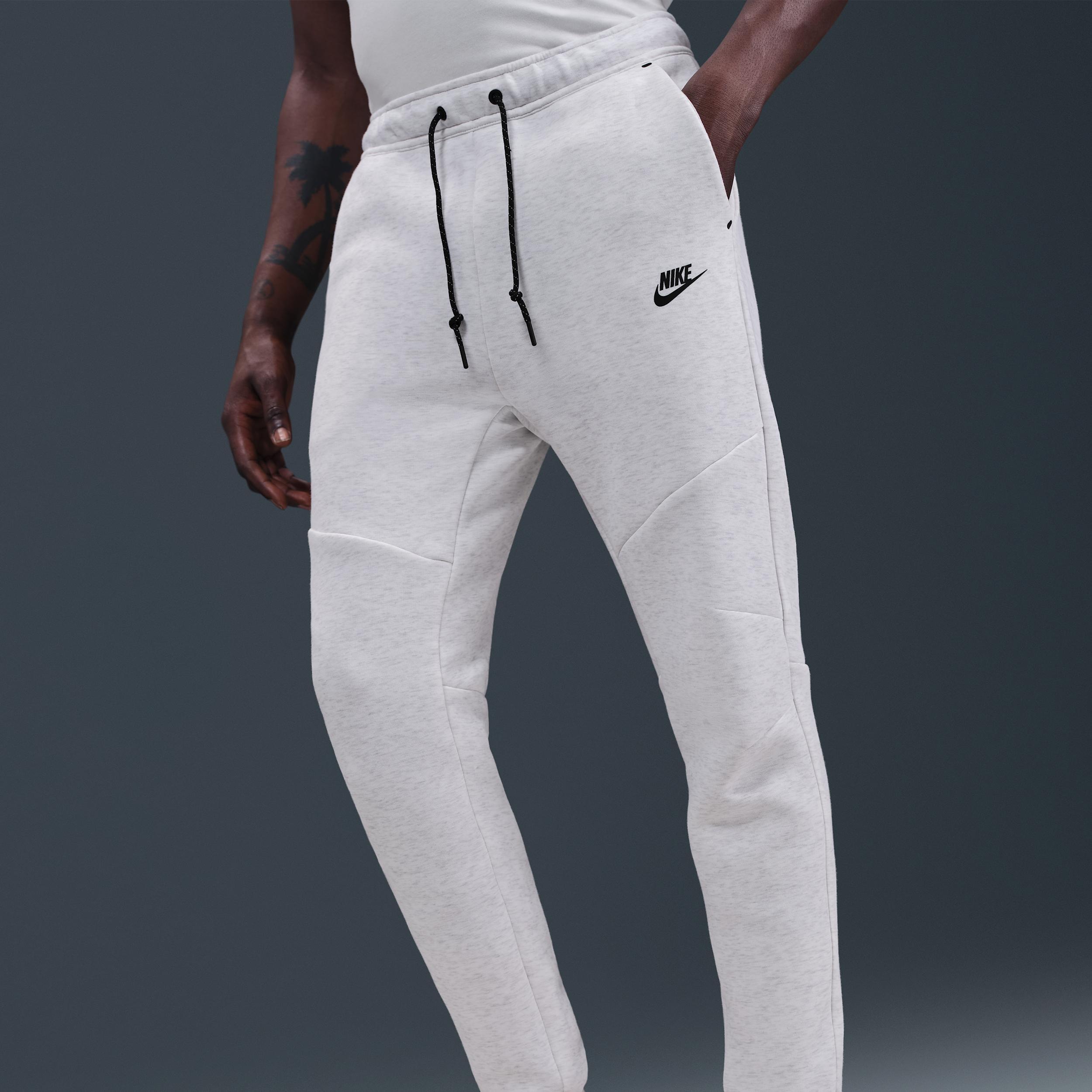 Nike Men's Tech Fleece Jogger Pants Product Image