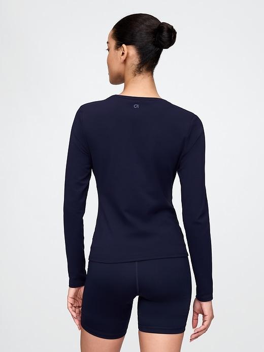 GapFit Lightweight Performance T-Shirt Product Image