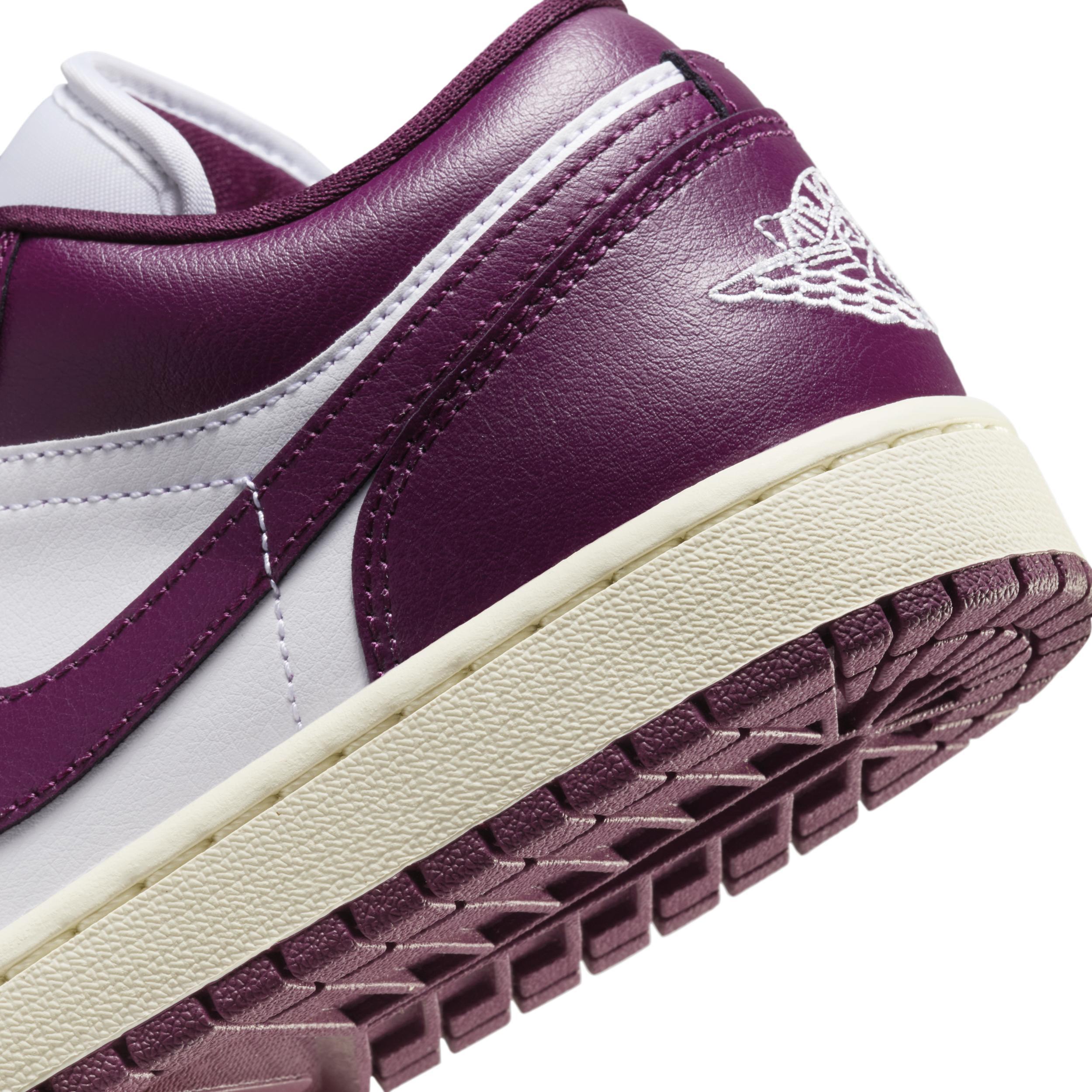 Womens Air Retro 1 Low Casual Shoes Product Image