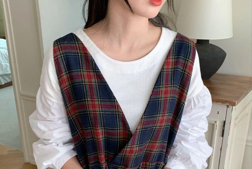 Sleeveless Plaid Midi Dress Product Image