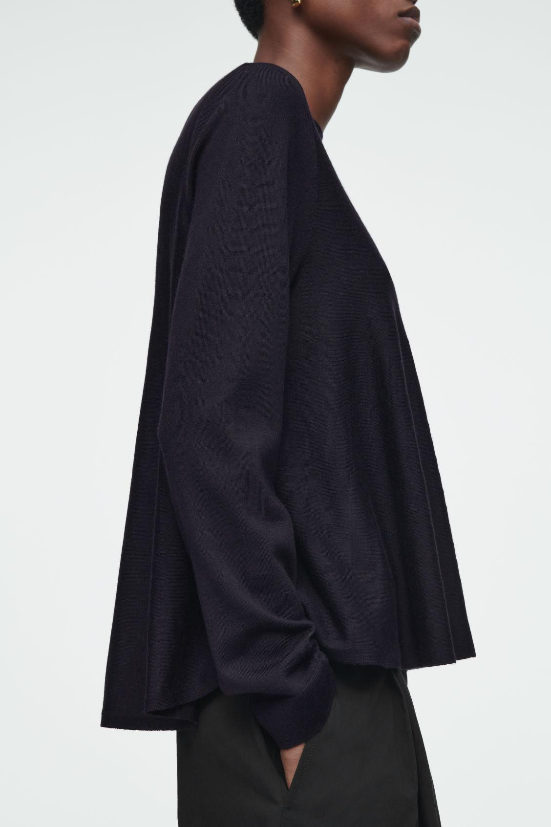 TRAPEZE MERINO WOOL JUMPER Product Image
