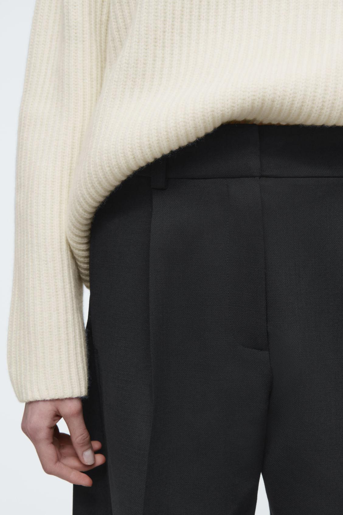 WOOL-BLEND BARREL-LEG PANTS Product Image