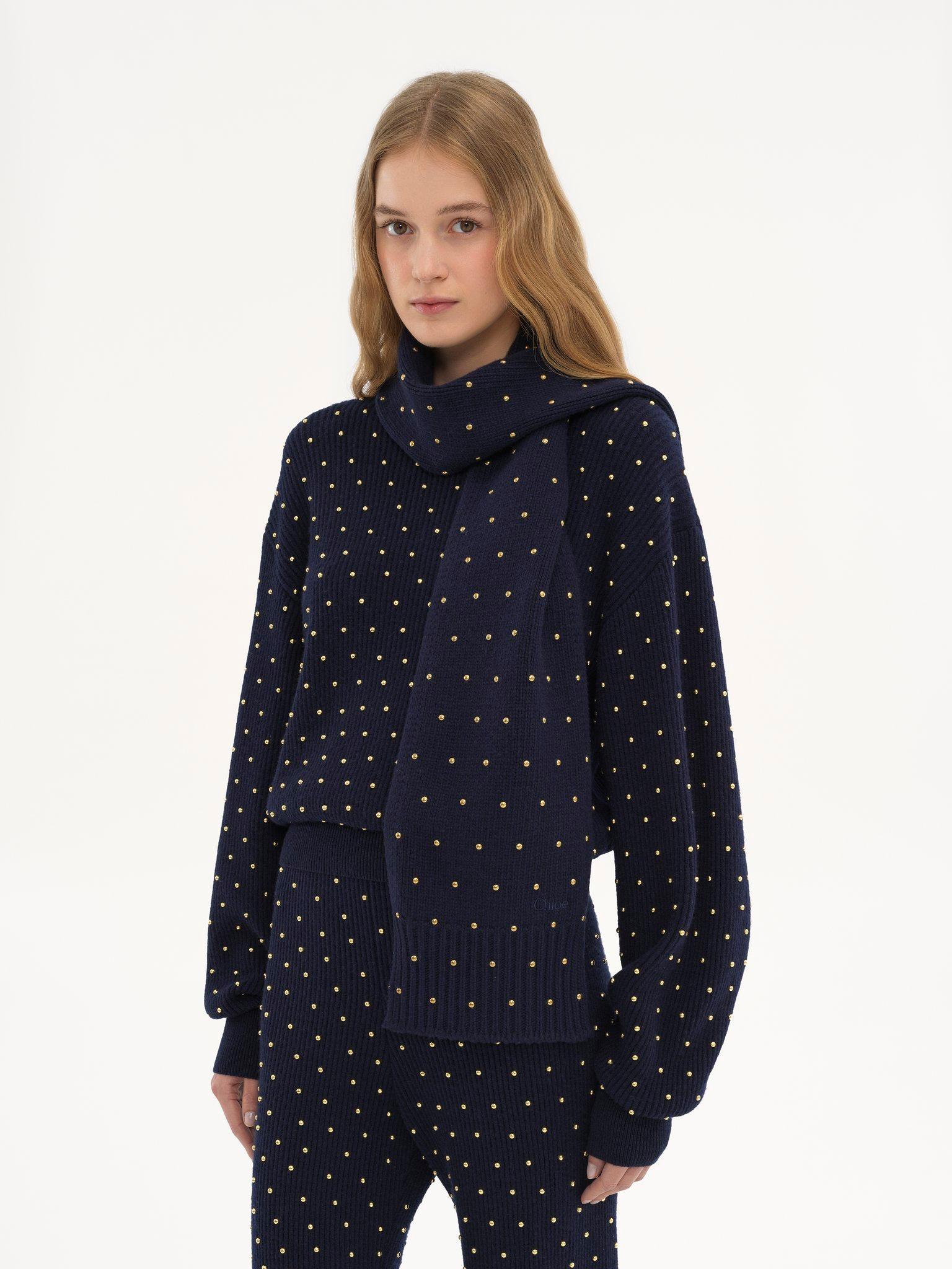 The Chloé Cabochon Knit scarf in wool & cashmere Product Image