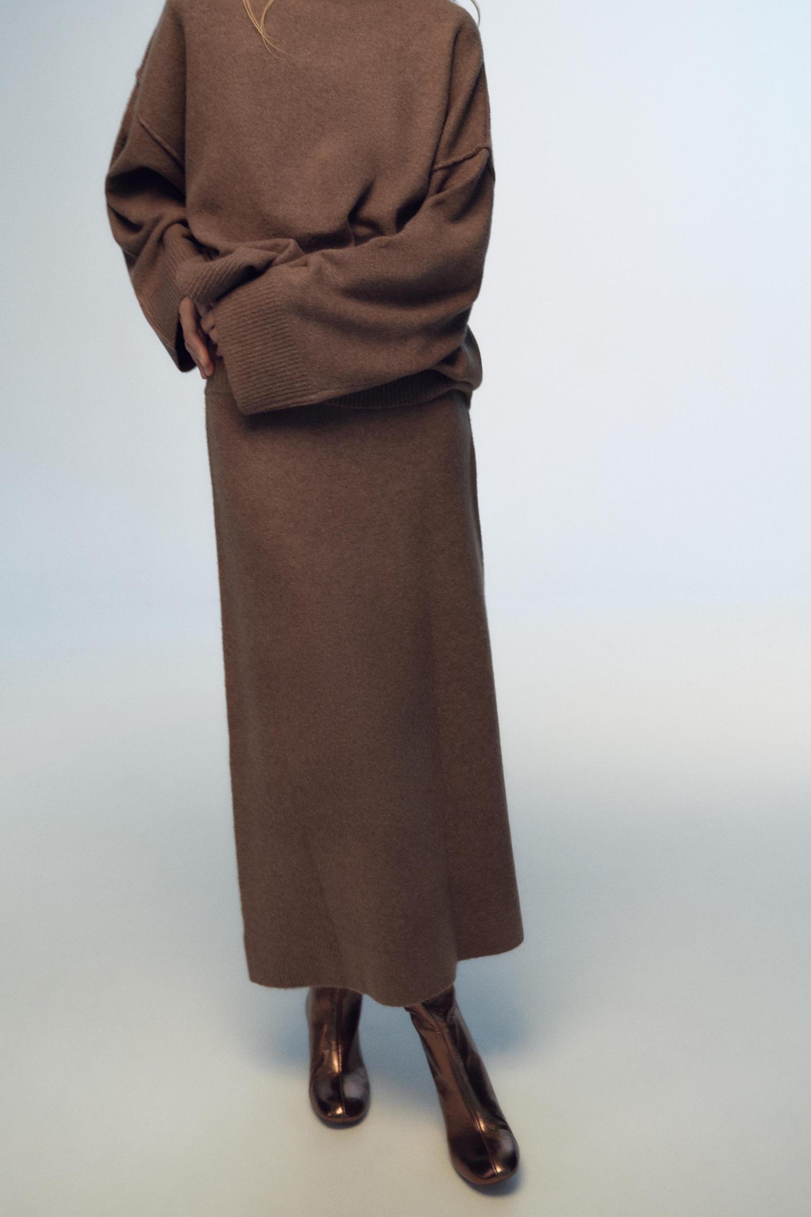 PLAIN KNIT LAYER MIDI SKIRT Product Image