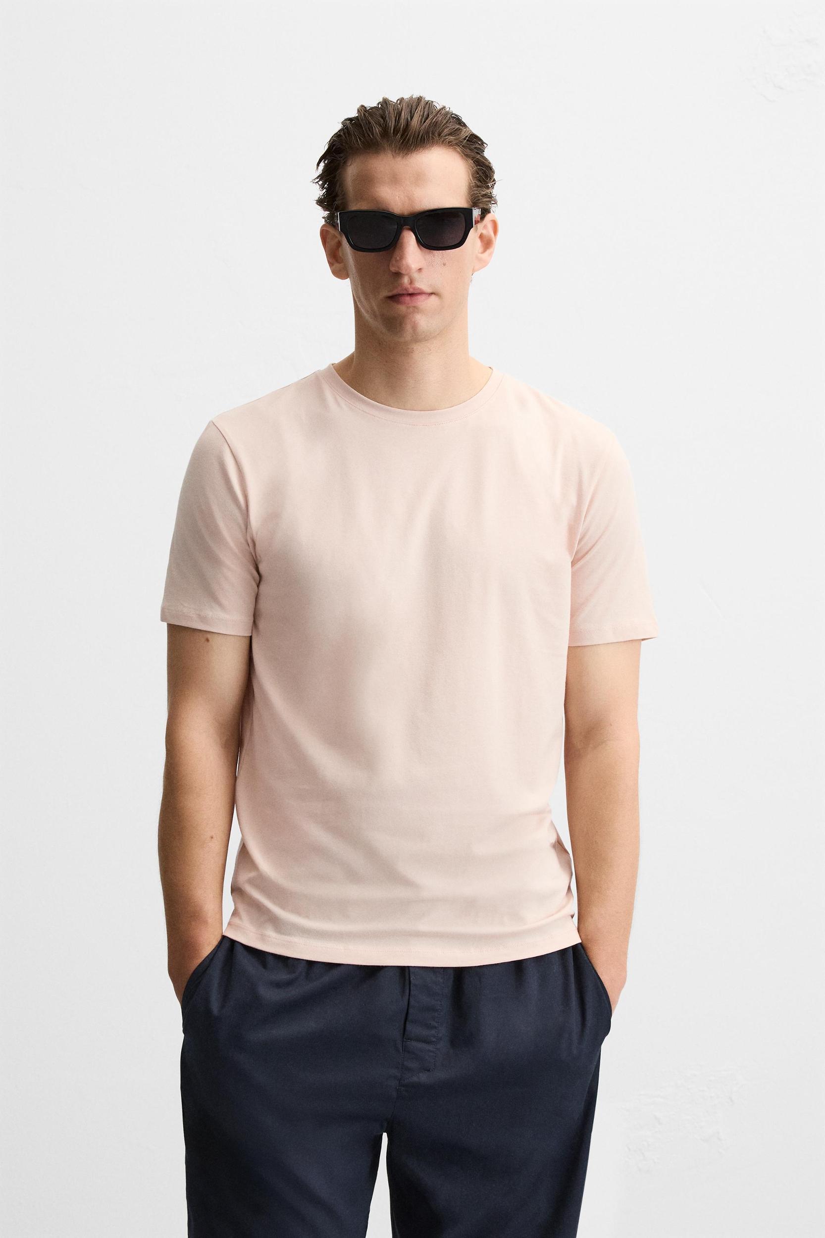 BASIC SLIM FIT T-SHIRT Product Image