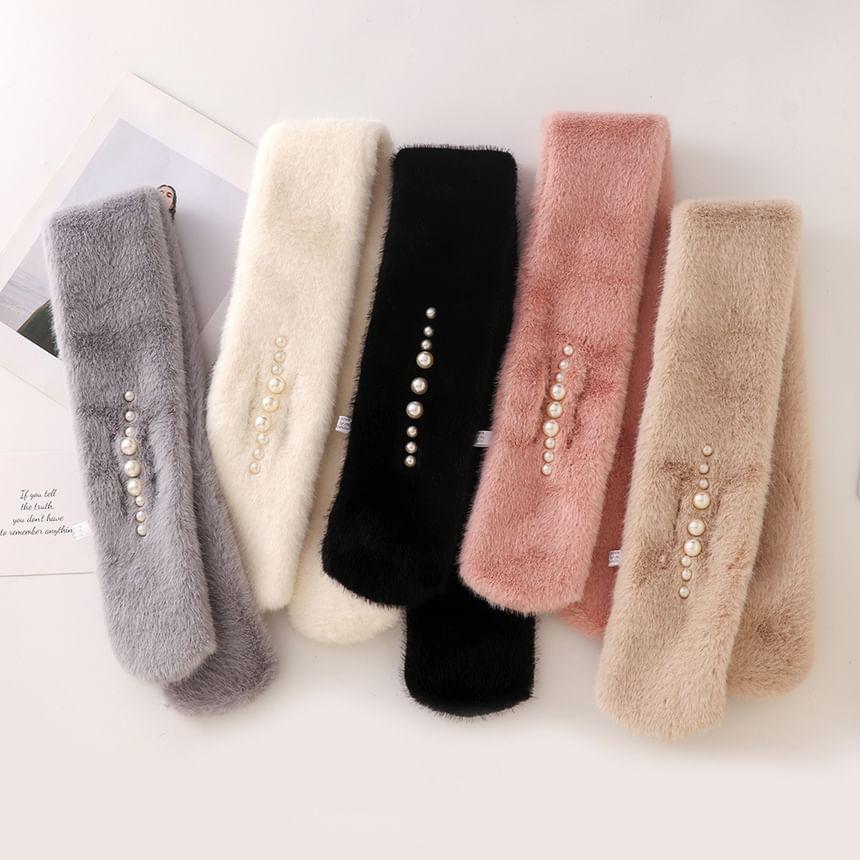 Plain Faux Pearl Embellished Faux Fur Scarf Product Image