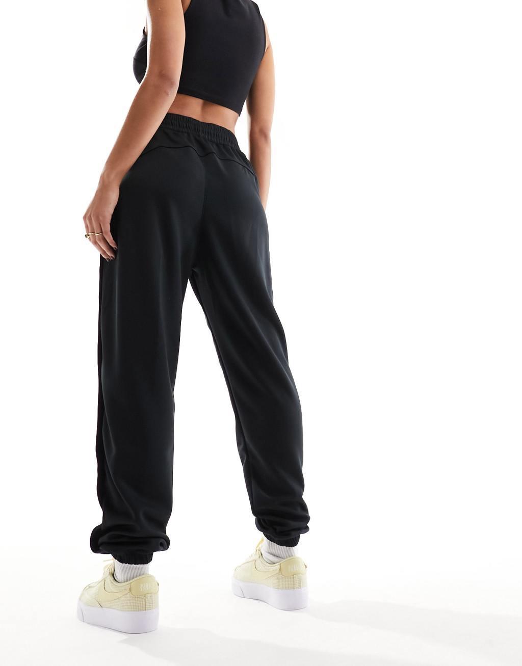 Nike Basketball Dri-FIT Retro Fly polyknit sweatpants Product Image